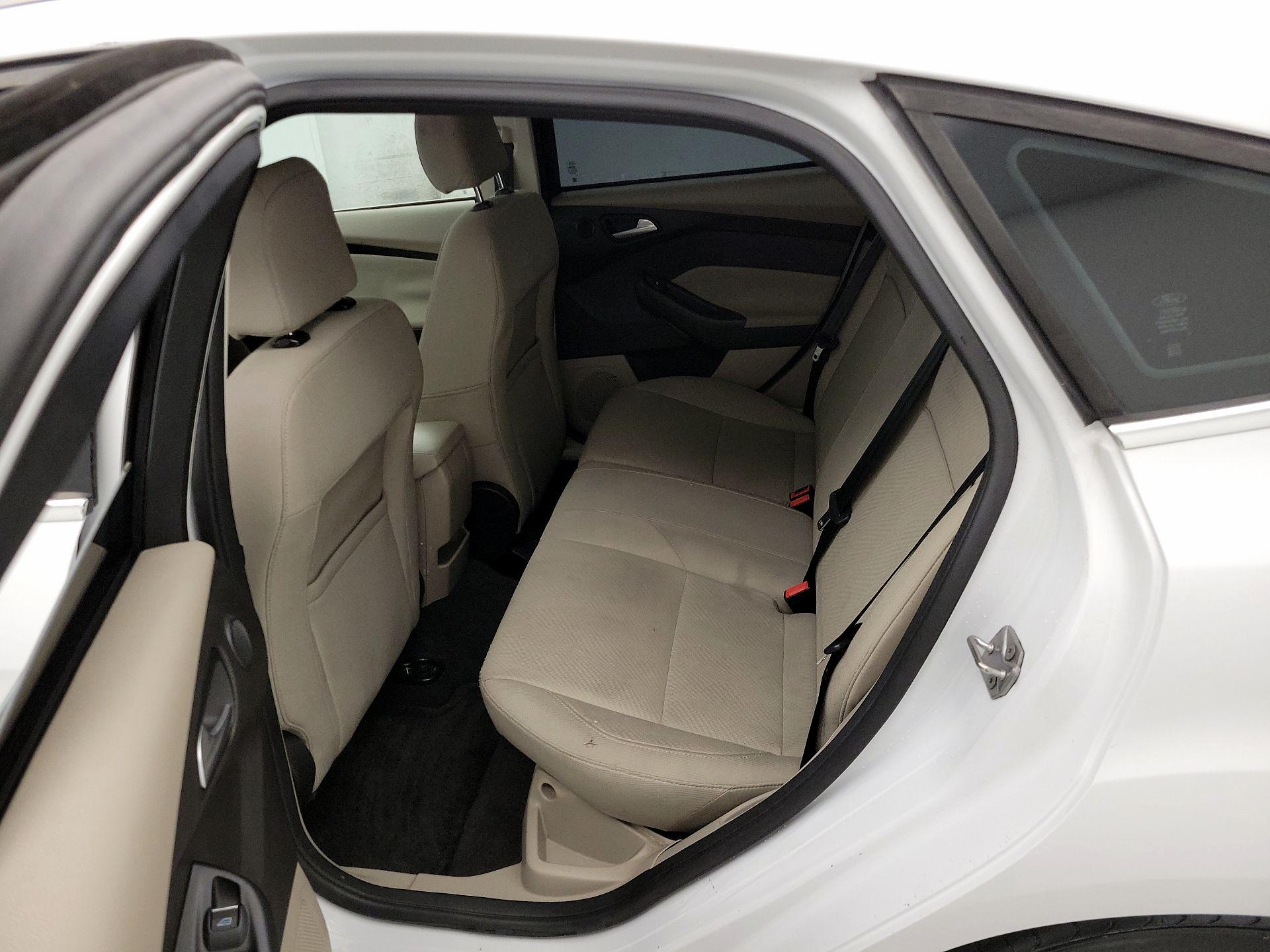 Thumbnail: 2016 Ford Focus - 20