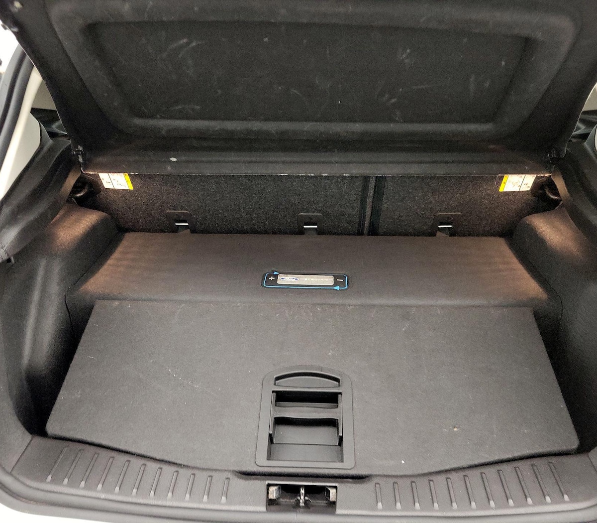 Trunk/Cargo (Seats Up)