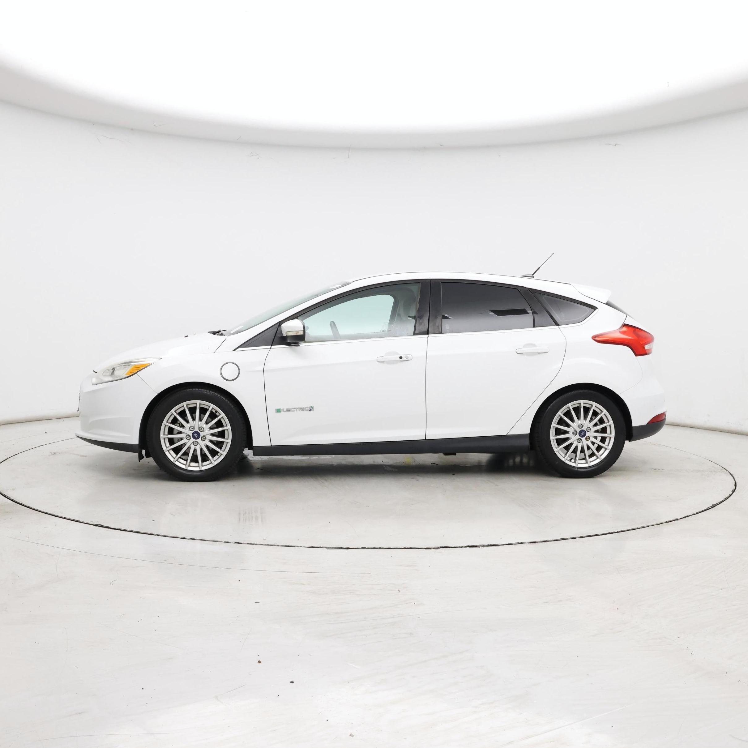 Thumbnail: 2016 Ford Focus - 3