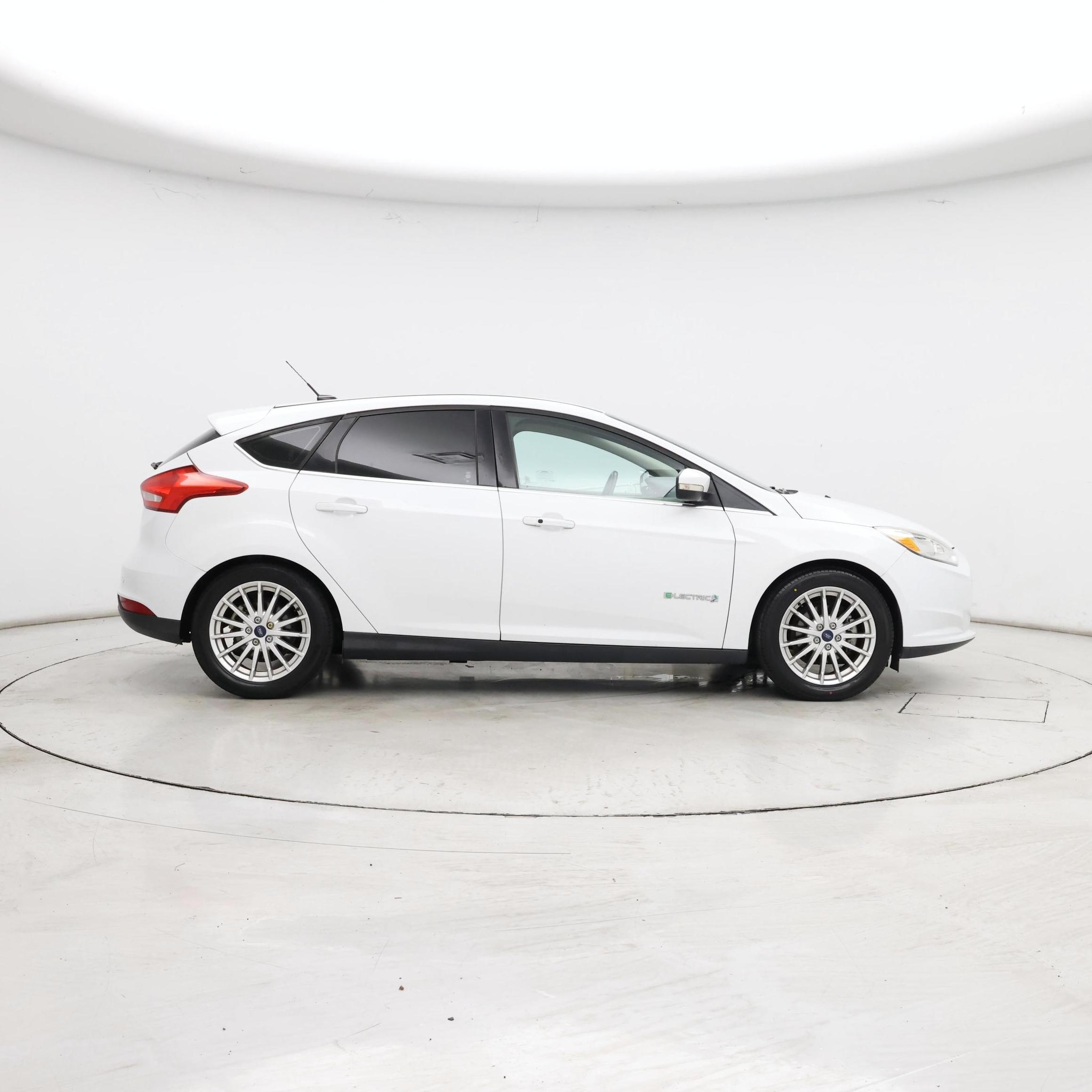 Thumbnail: 2016 Ford Focus - 7