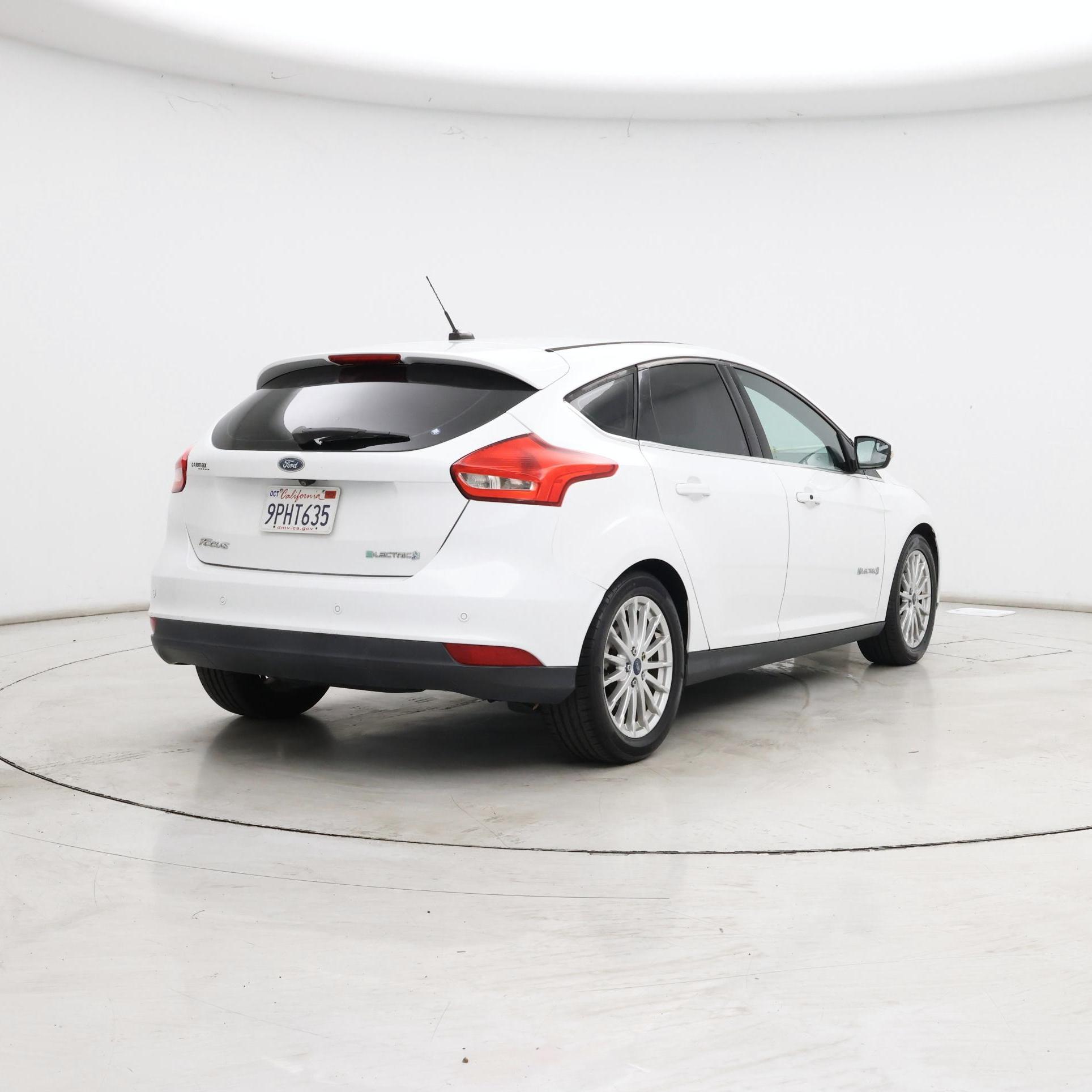 Thumbnail: 2016 Ford Focus - 8