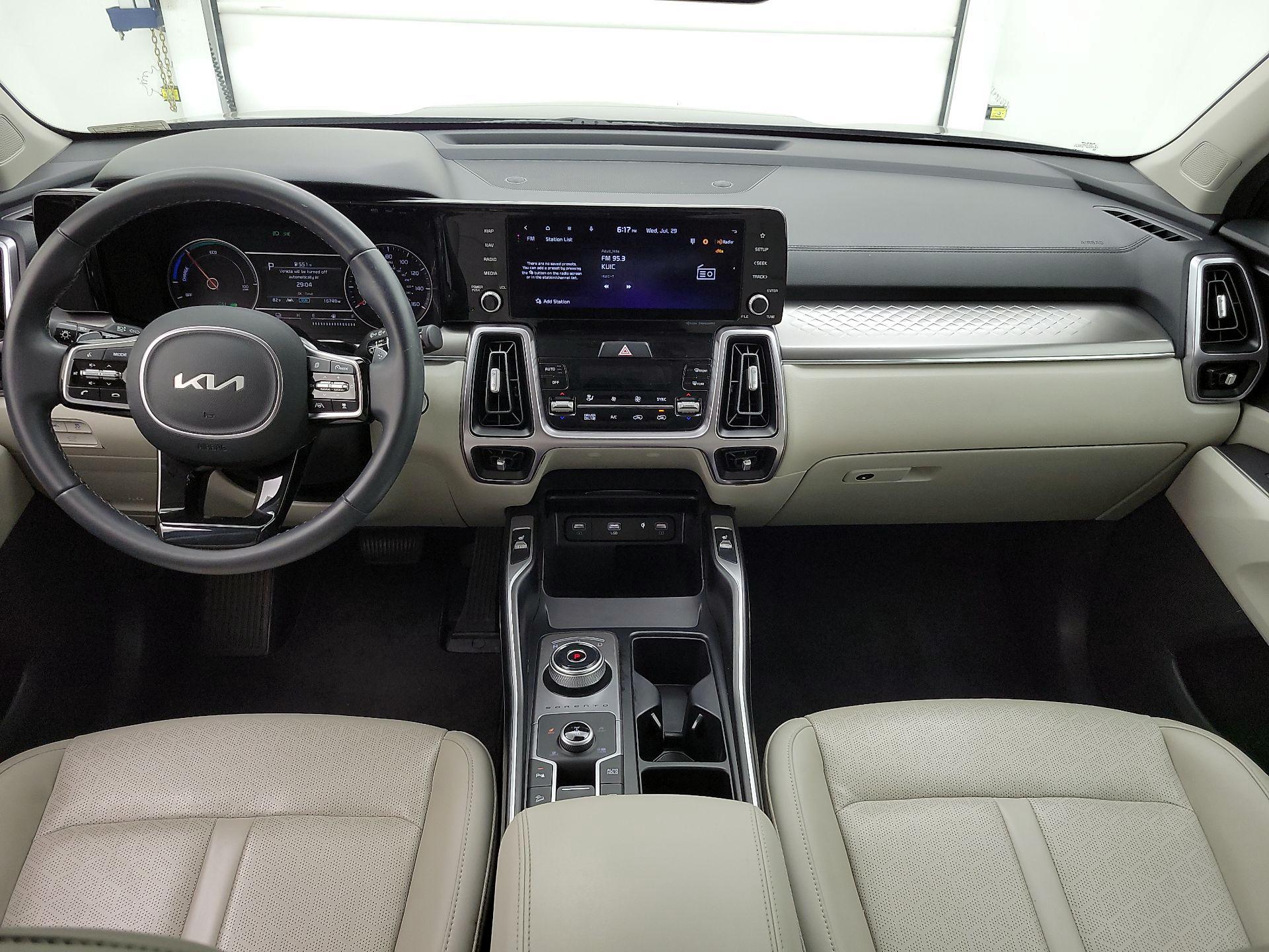 Thumbnail: 2023 Kia Sorento - 9