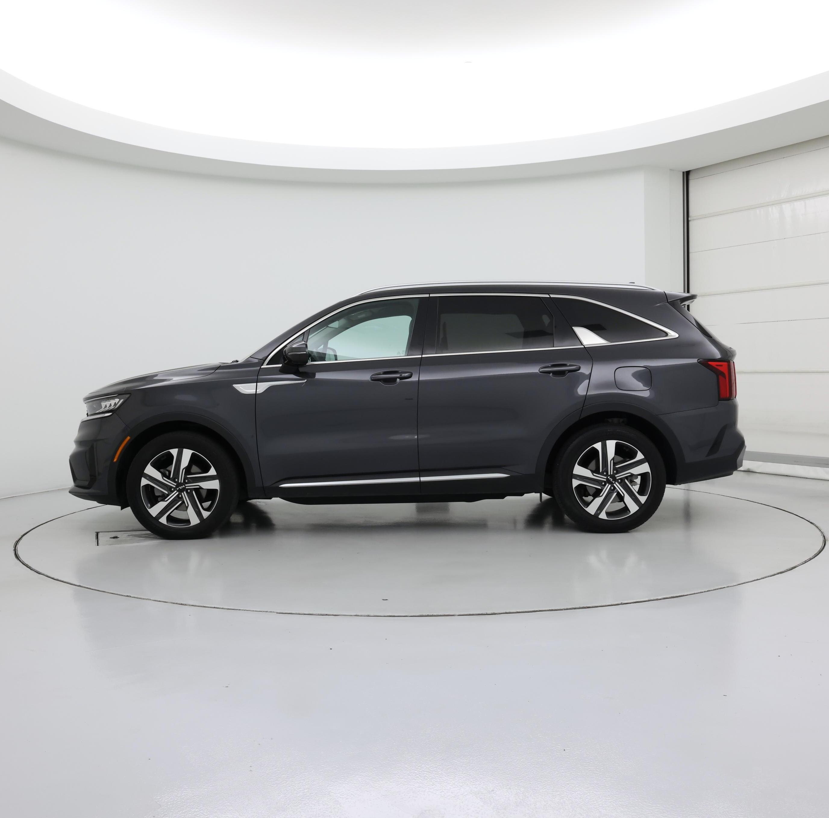 Thumbnail: 2023 Kia Sorento - 3