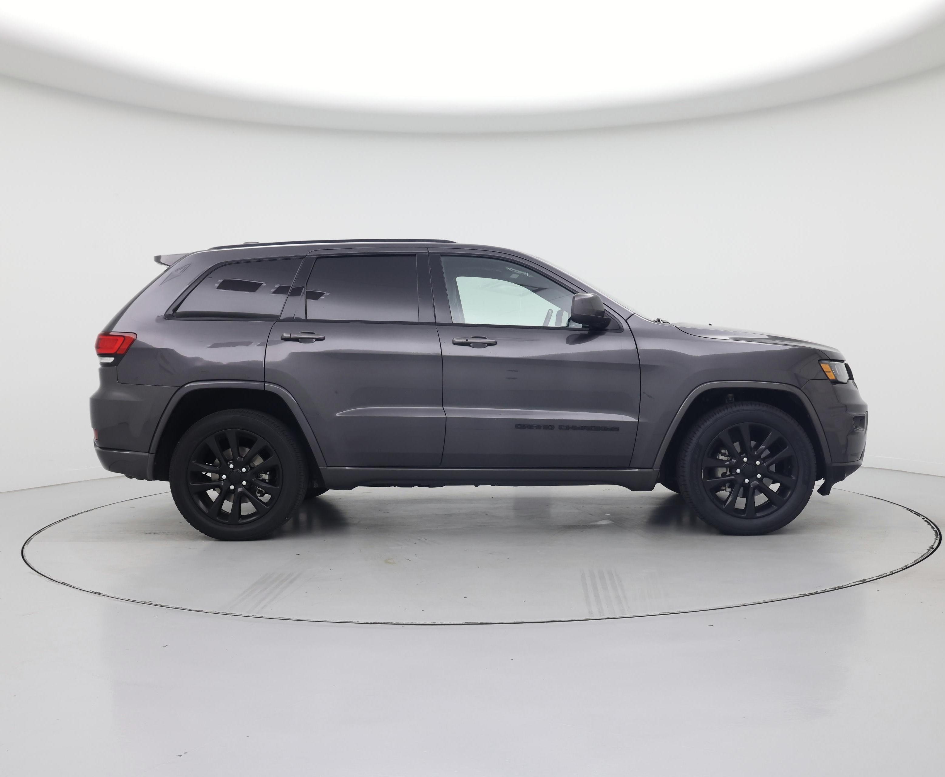 Thumbnail: 2018 Jeep Grand Cherokee - 7