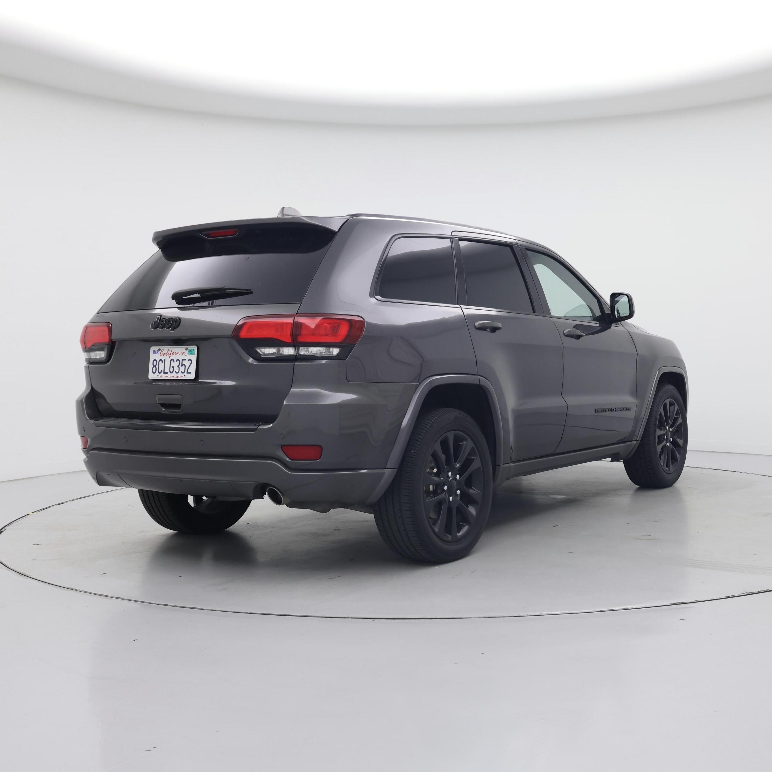 Thumbnail: 2018 Jeep Grand Cherokee - 8
