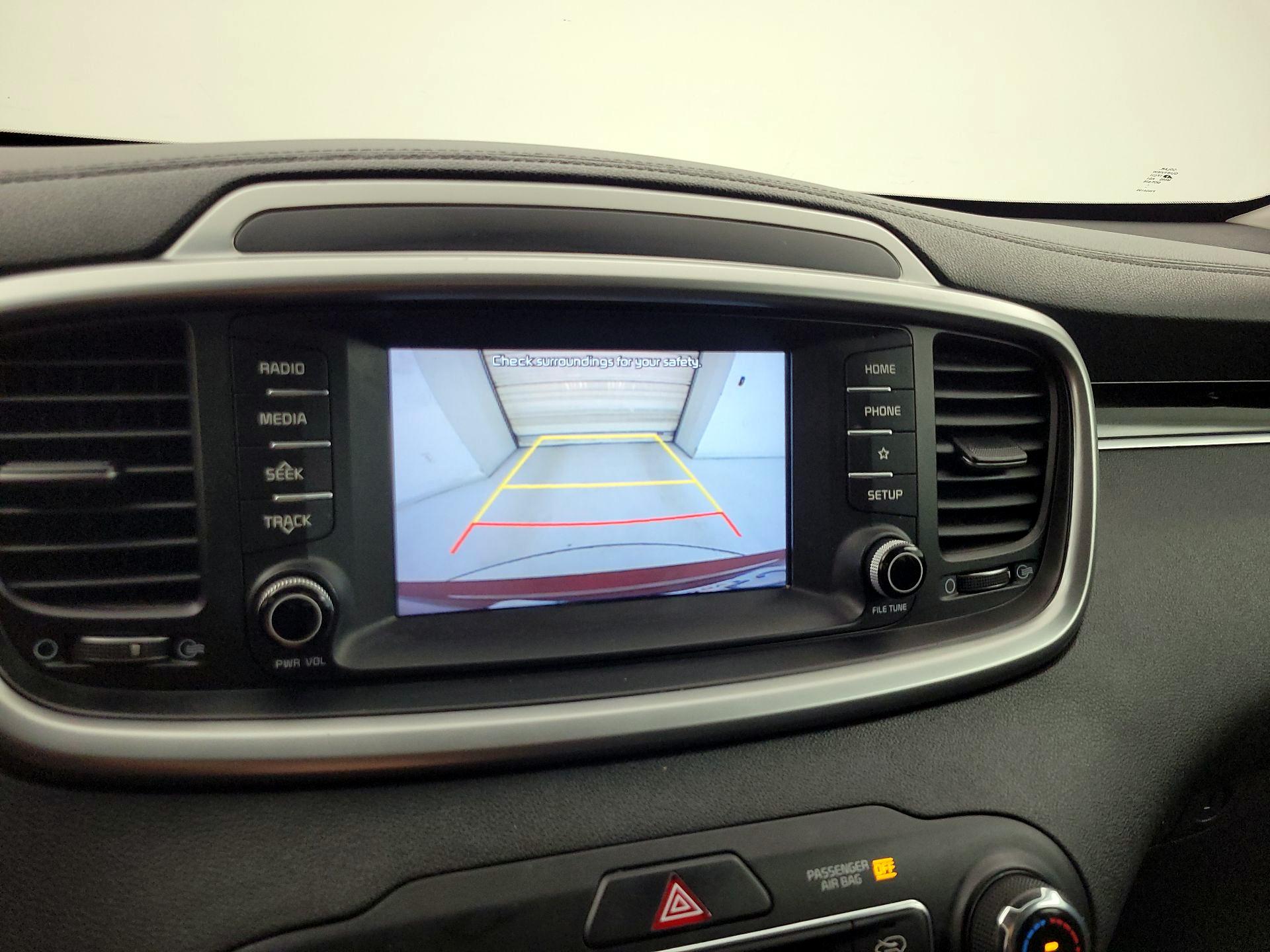 Thumbnail: 2019 Kia Sorento - 14