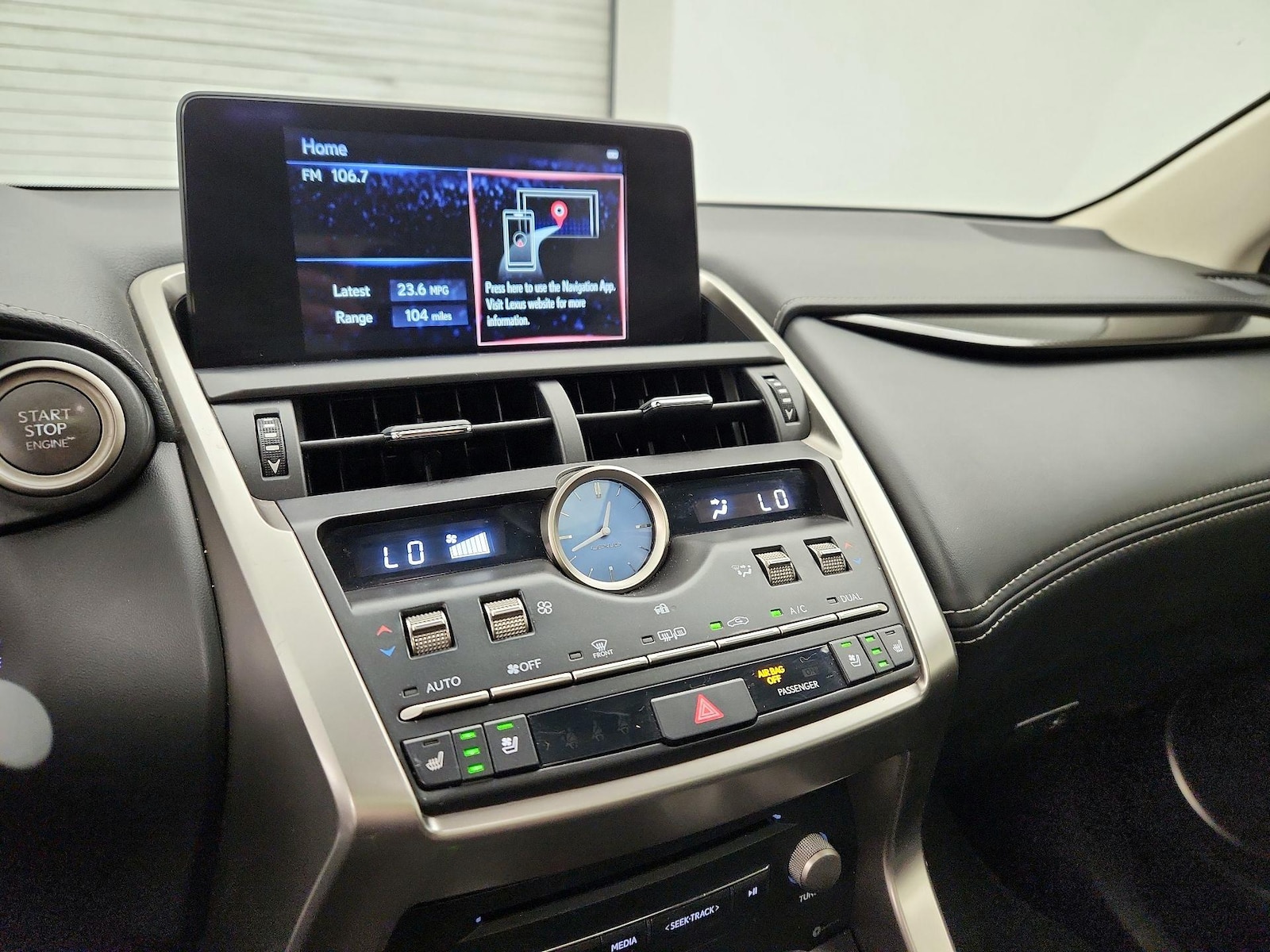 2020 Lexus NX 300 - Photo 16