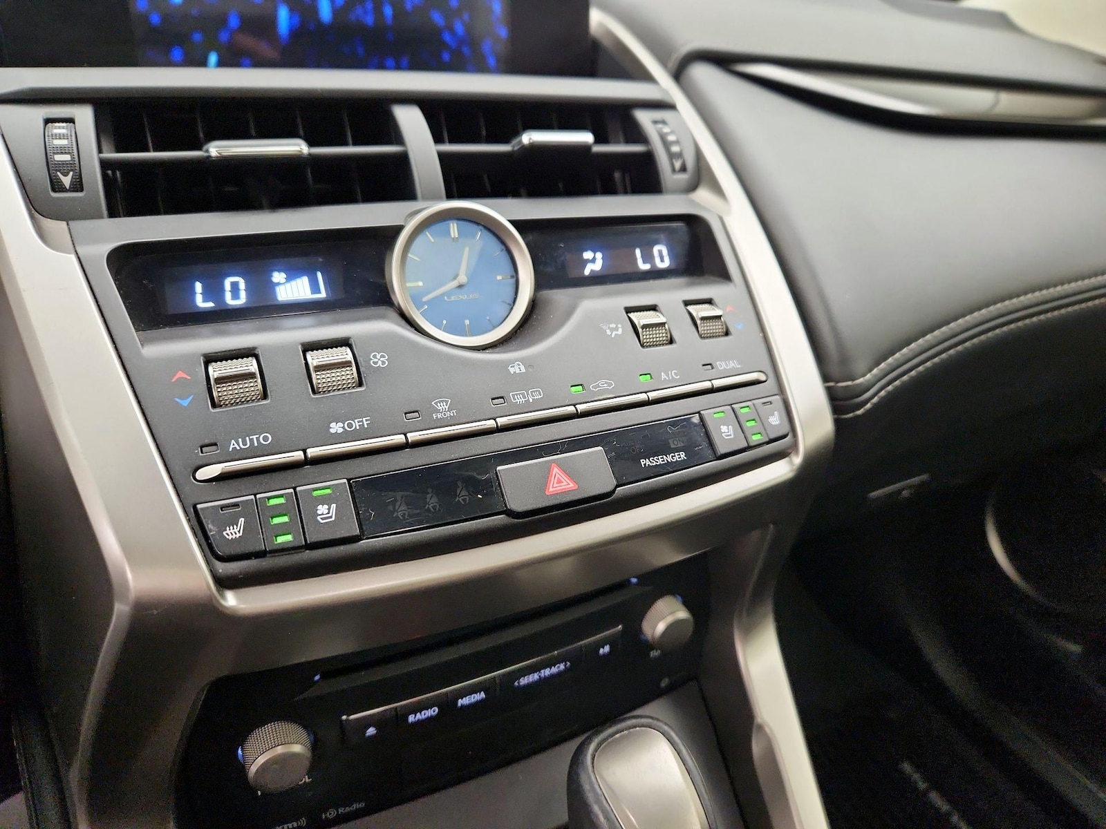 2020 Lexus NX 300 - Photo 17