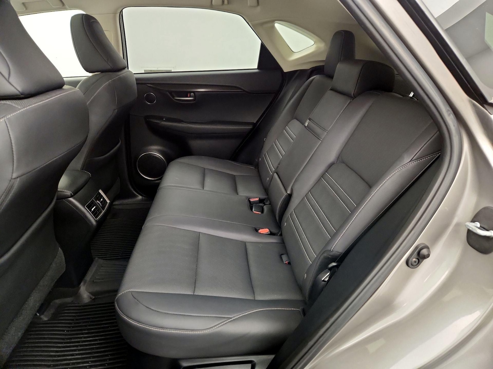 2020 Lexus NX 300 - Photo 21