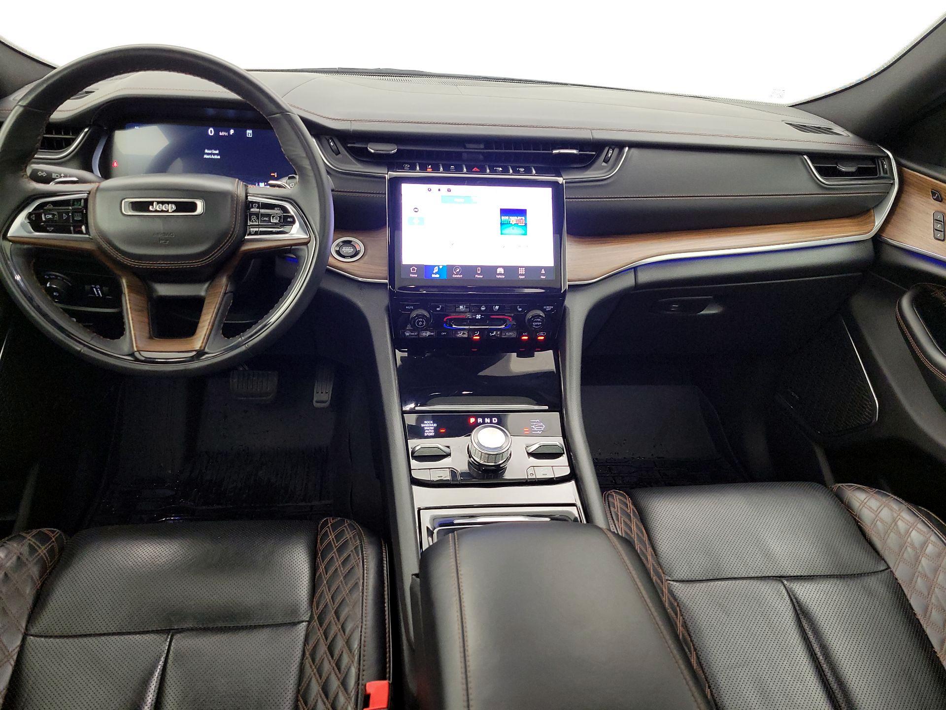Thumbnail: 2024 Jeep Grand Cherokee - 9
