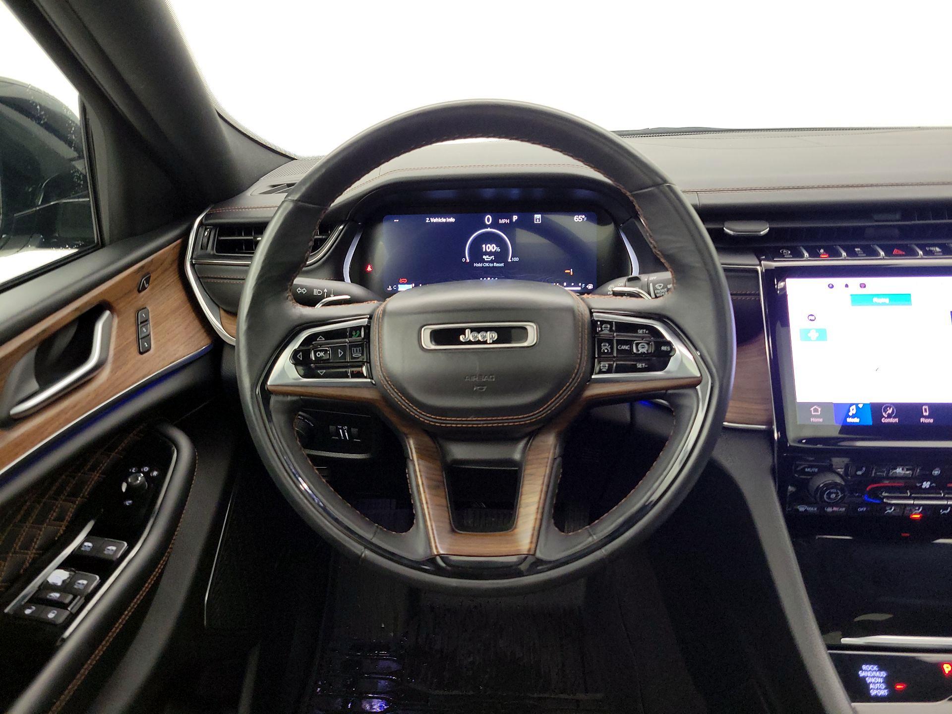Thumbnail: 2024 Jeep Grand Cherokee - 10