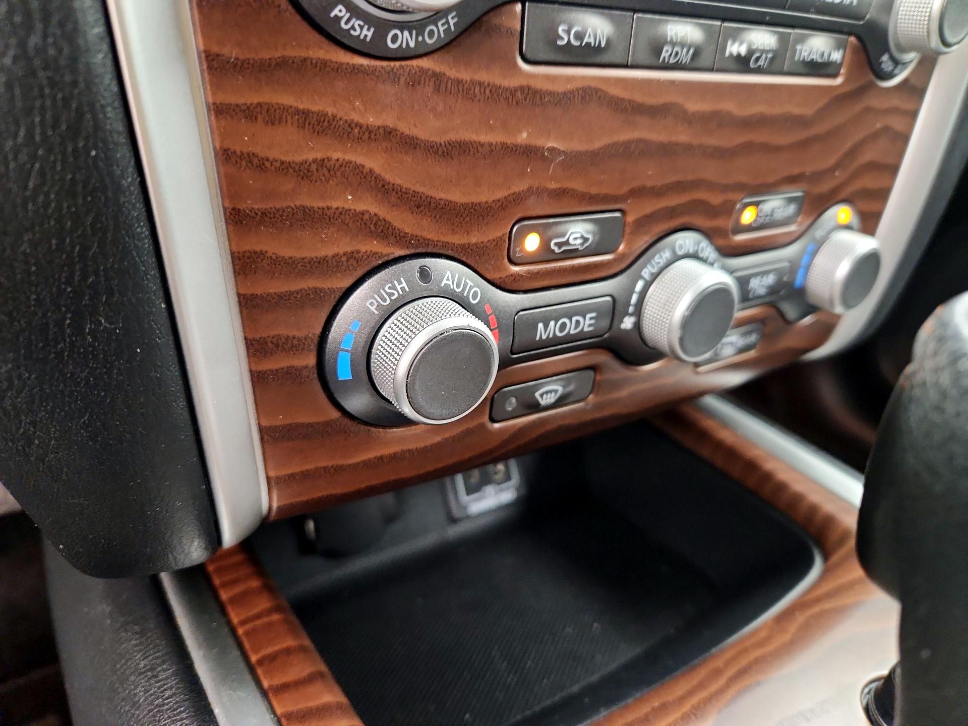 Thumbnail: 2020 Nissan Pathfinder - 17