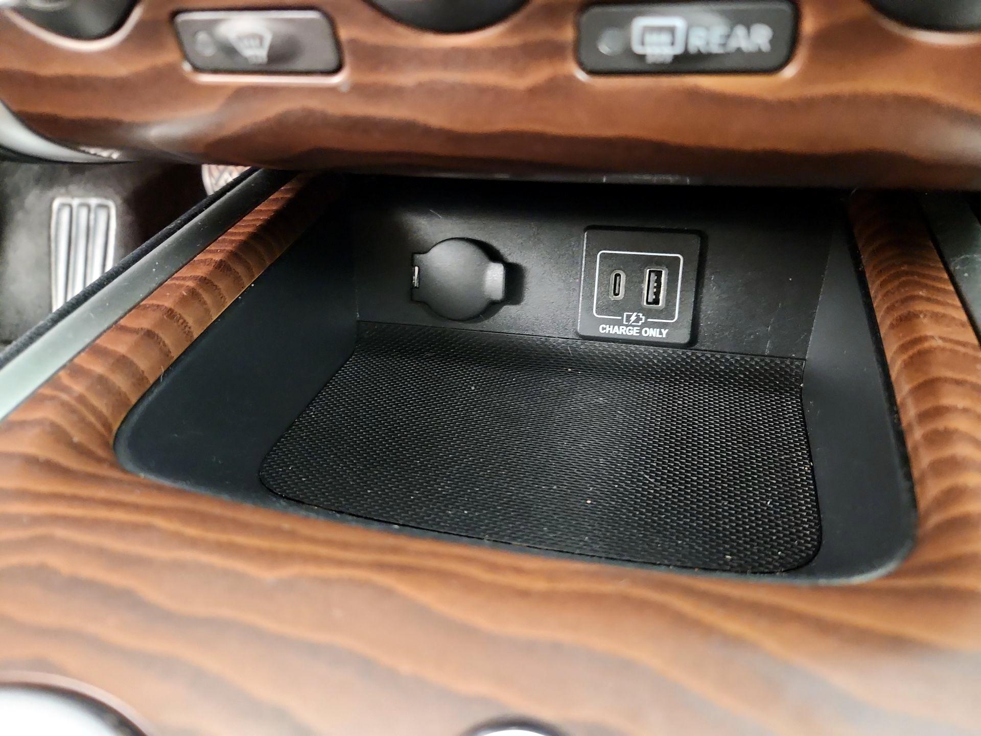 Thumbnail: 2020 Nissan Pathfinder - 19