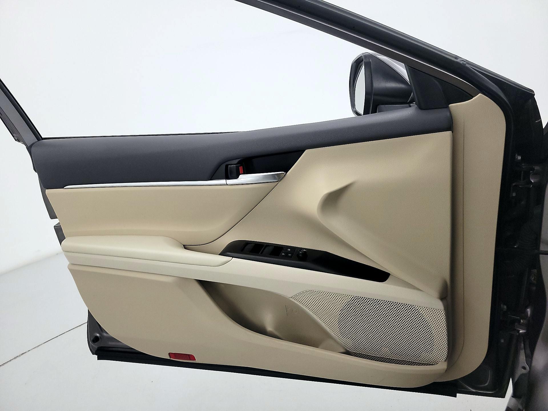 Thumbnail: 2023 Toyota Camry - 12