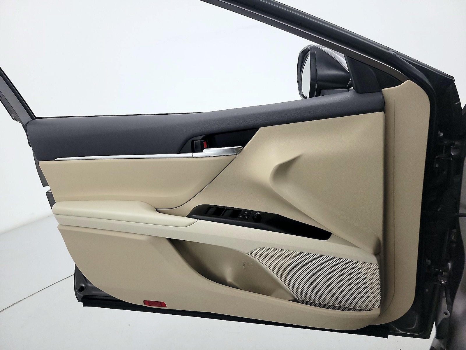 2023 Toyota Camry LE - Photo 13