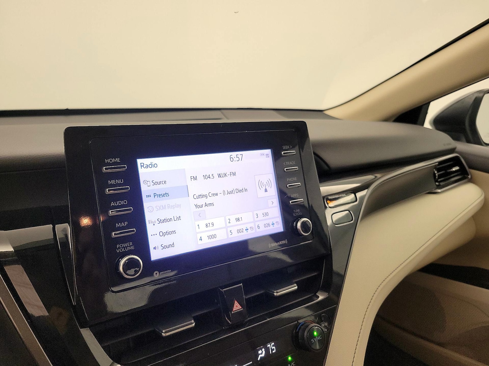 2023 Toyota Camry LE - Photo 16
