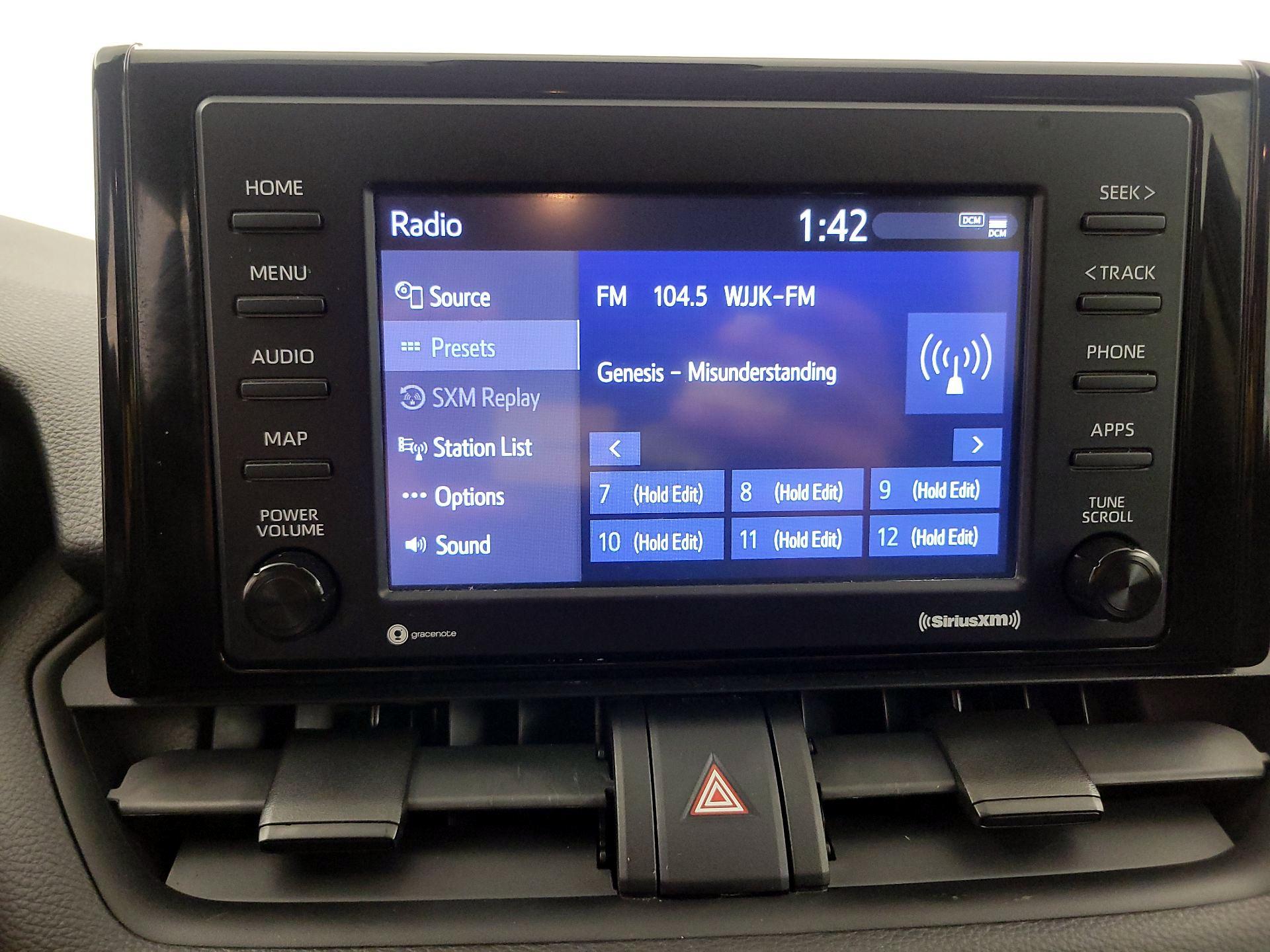 Thumbnail: 2021 Toyota RAV4 - 15