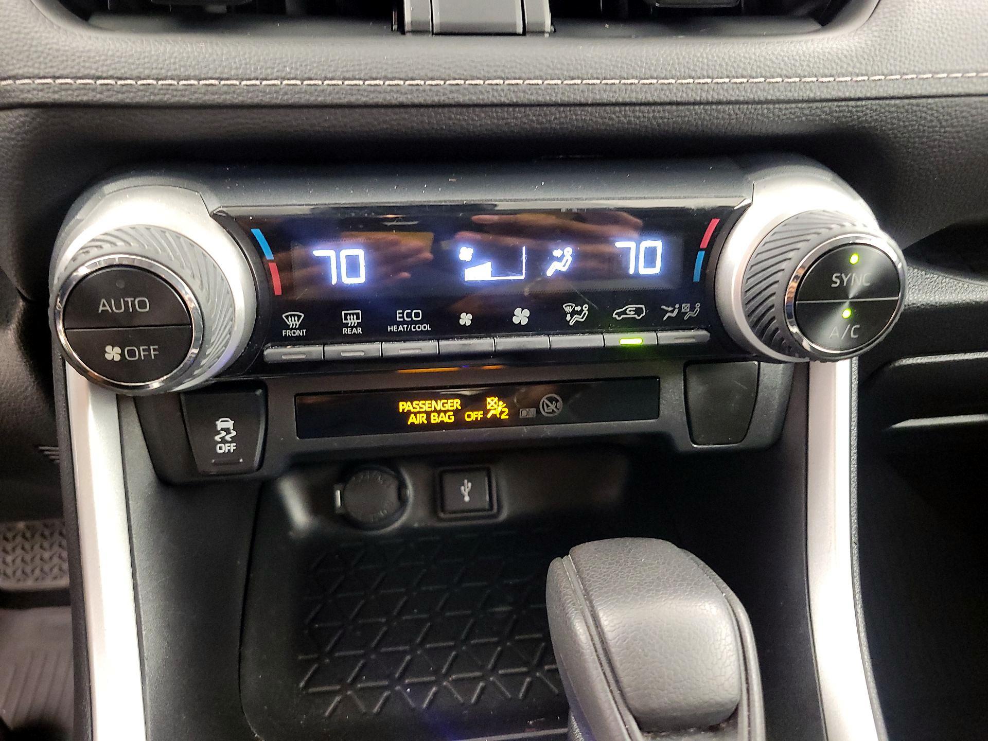 Thumbnail: 2021 Toyota RAV4 - 16
