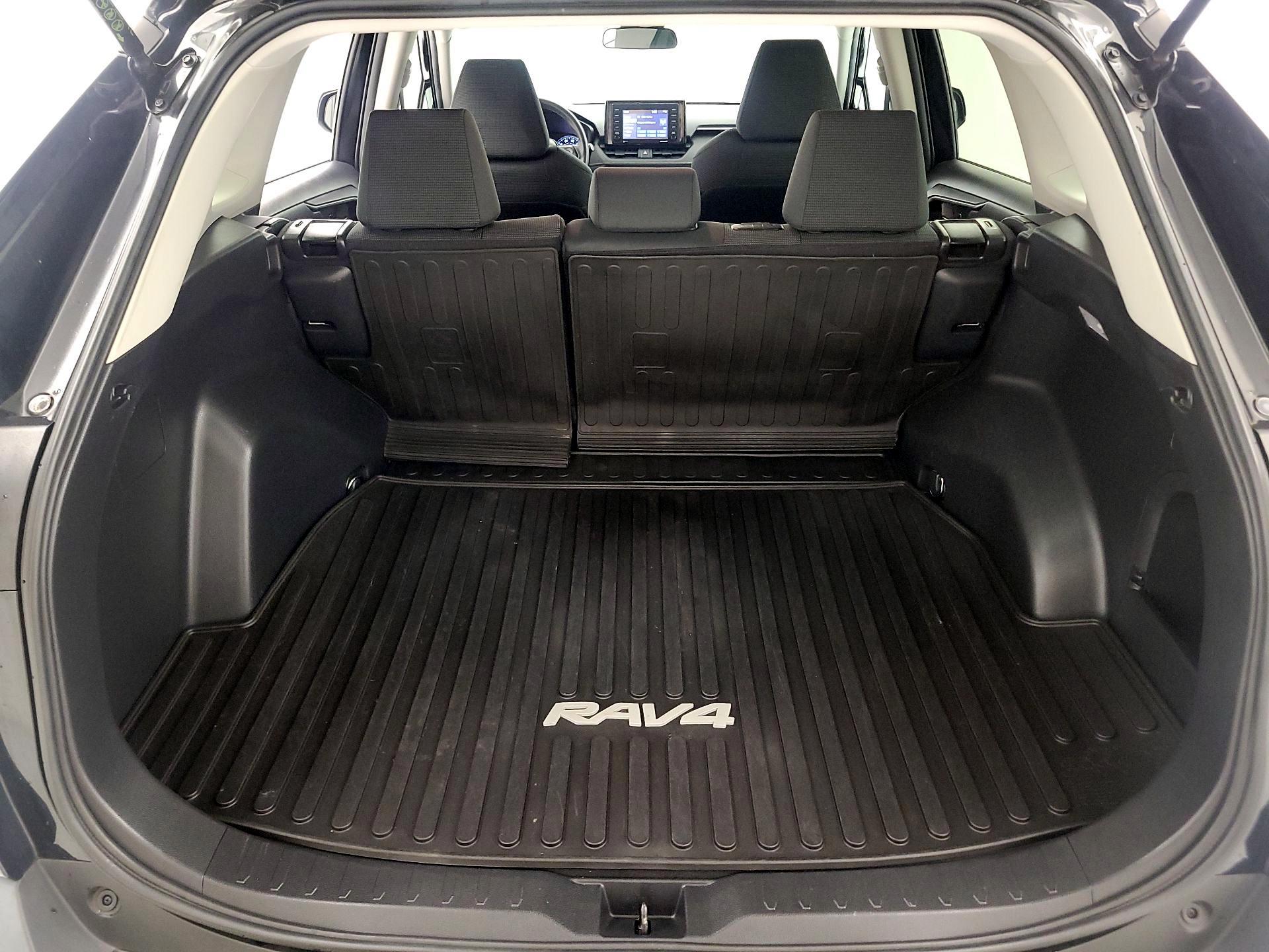 Thumbnail: 2021 Toyota RAV4 - 20