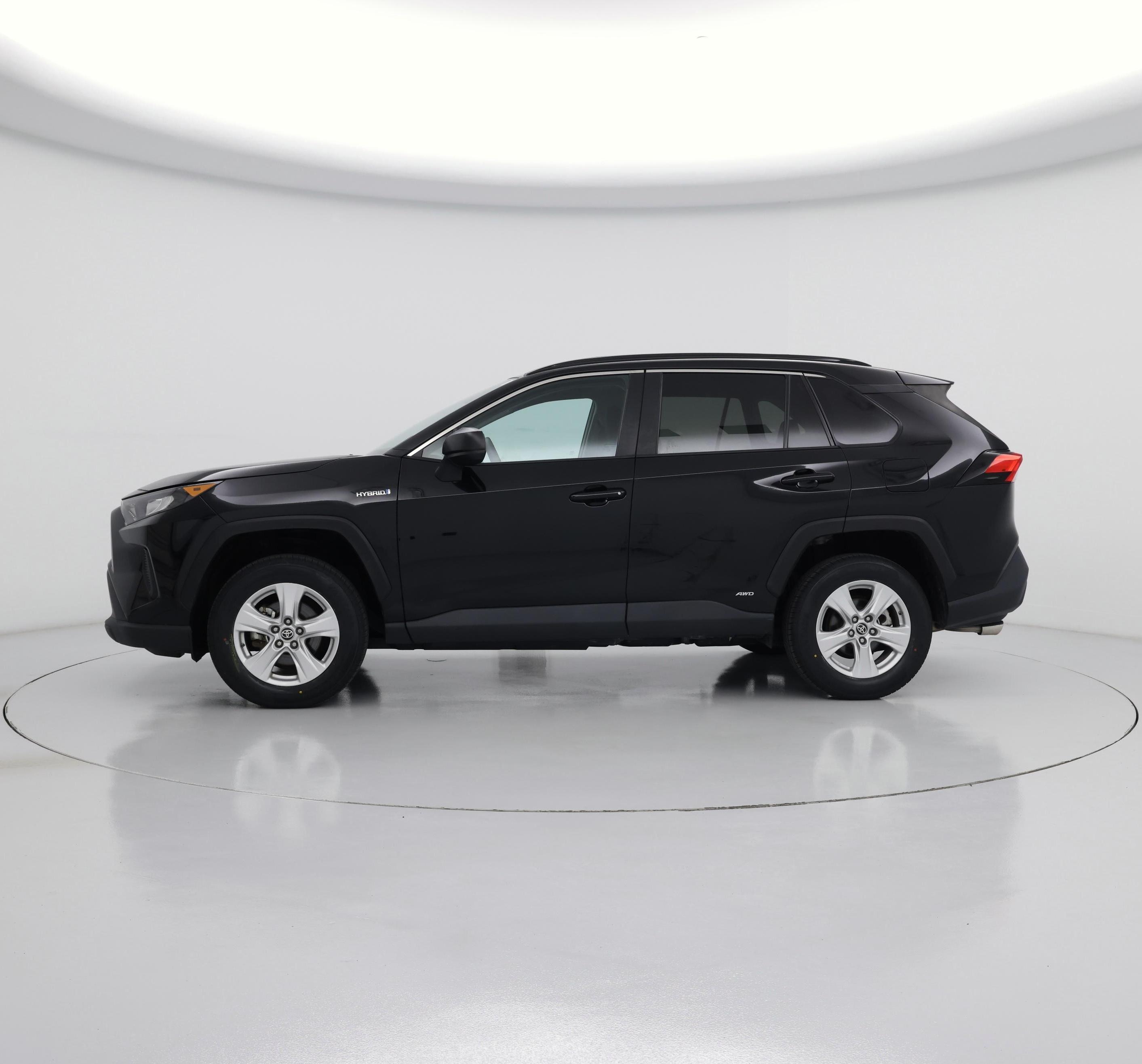 Thumbnail: 2021 Toyota RAV4 - 3