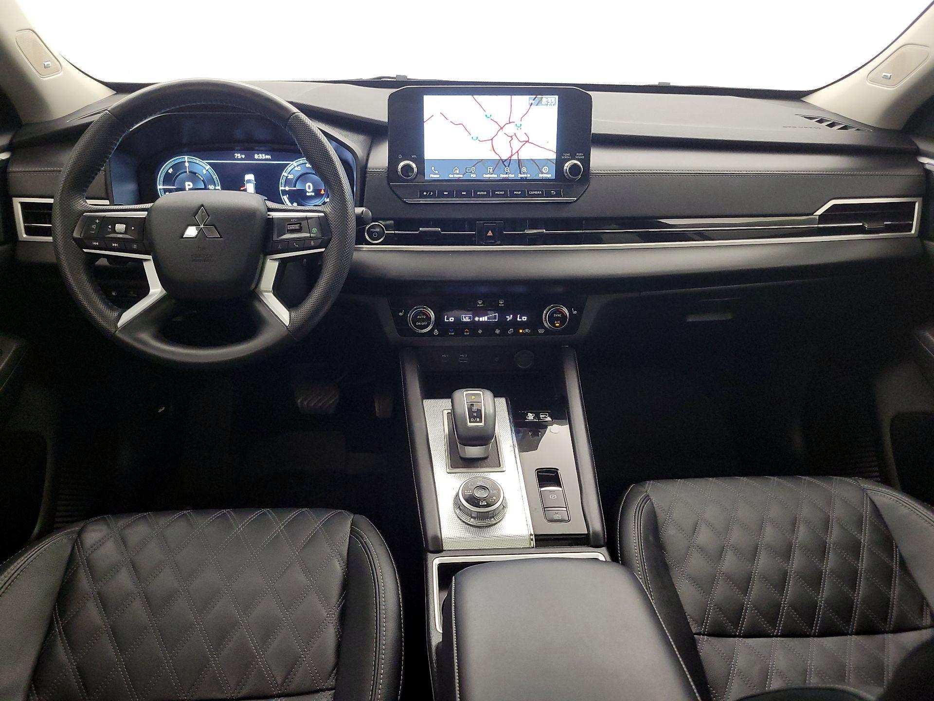 Thumbnail: 2023 Mitsubishi Outlander - 9