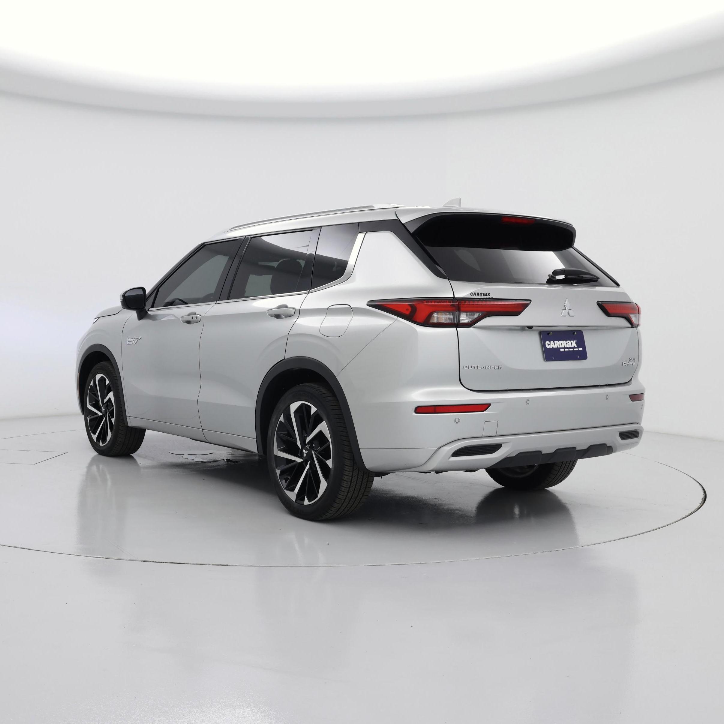 Thumbnail: 2023 Mitsubishi Outlander - 2
