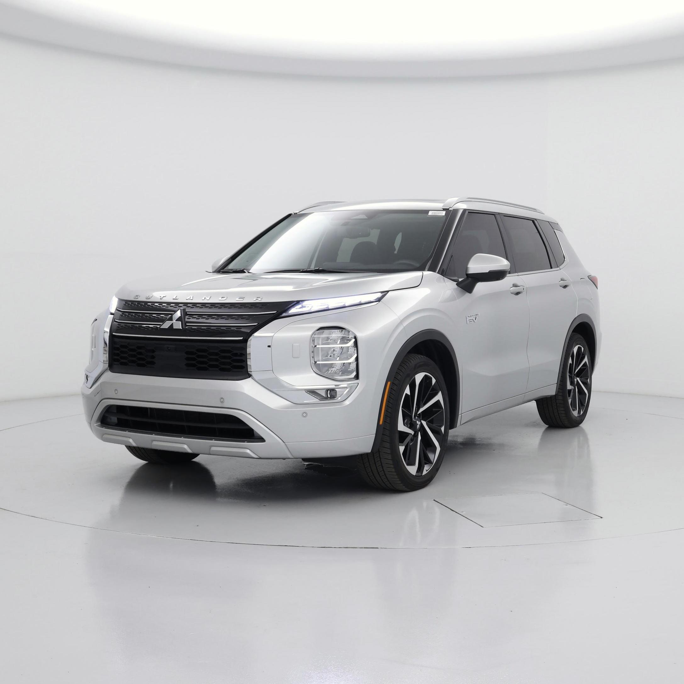 Thumbnail: 2023 Mitsubishi Outlander - 4