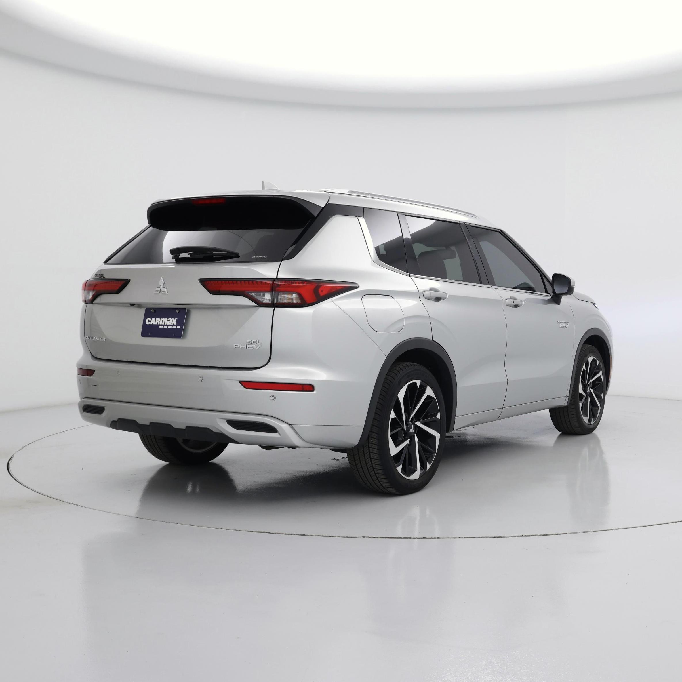 Thumbnail: 2023 Mitsubishi Outlander - 8