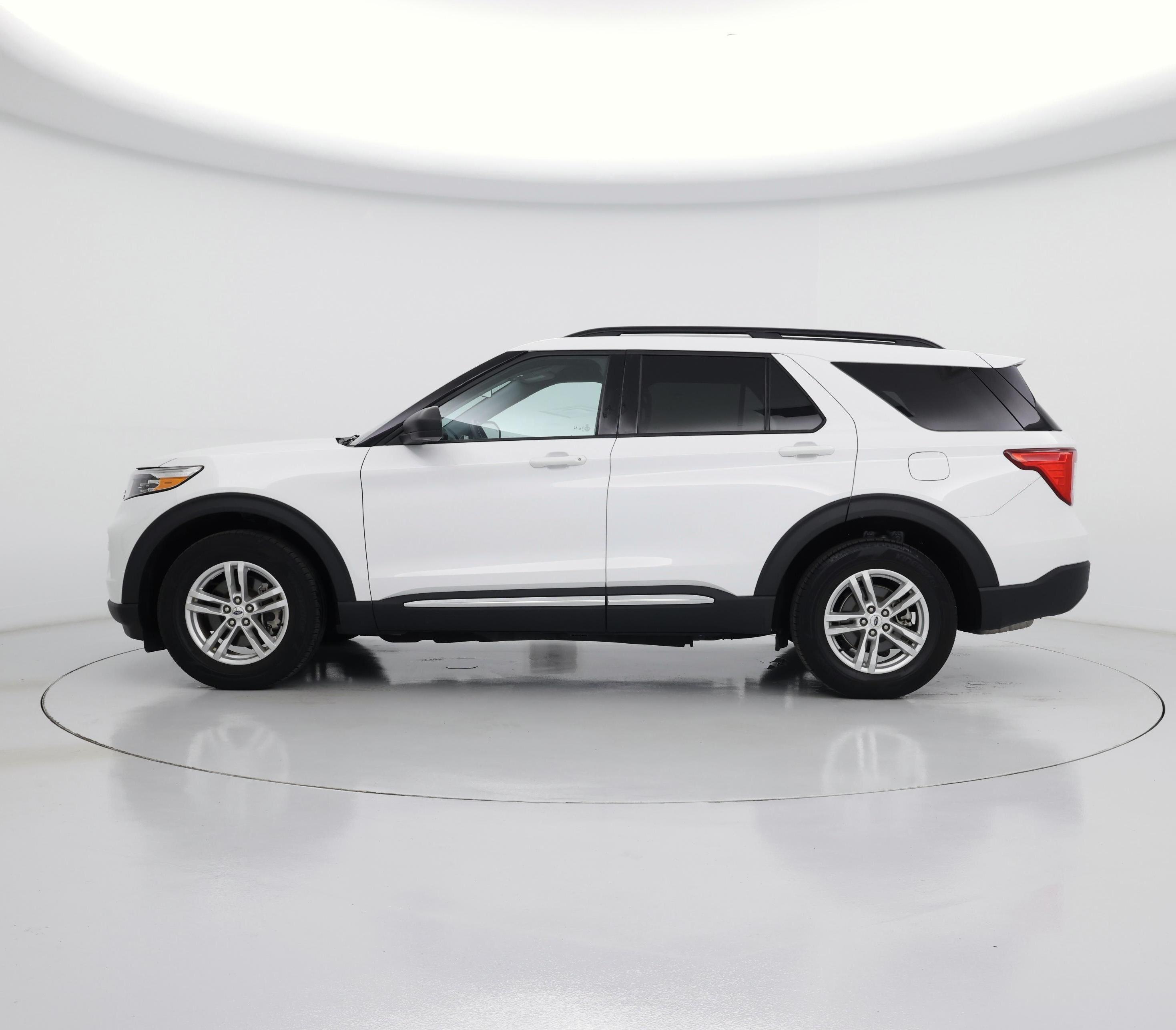 Thumbnail: 2022 Ford Explorer - 3