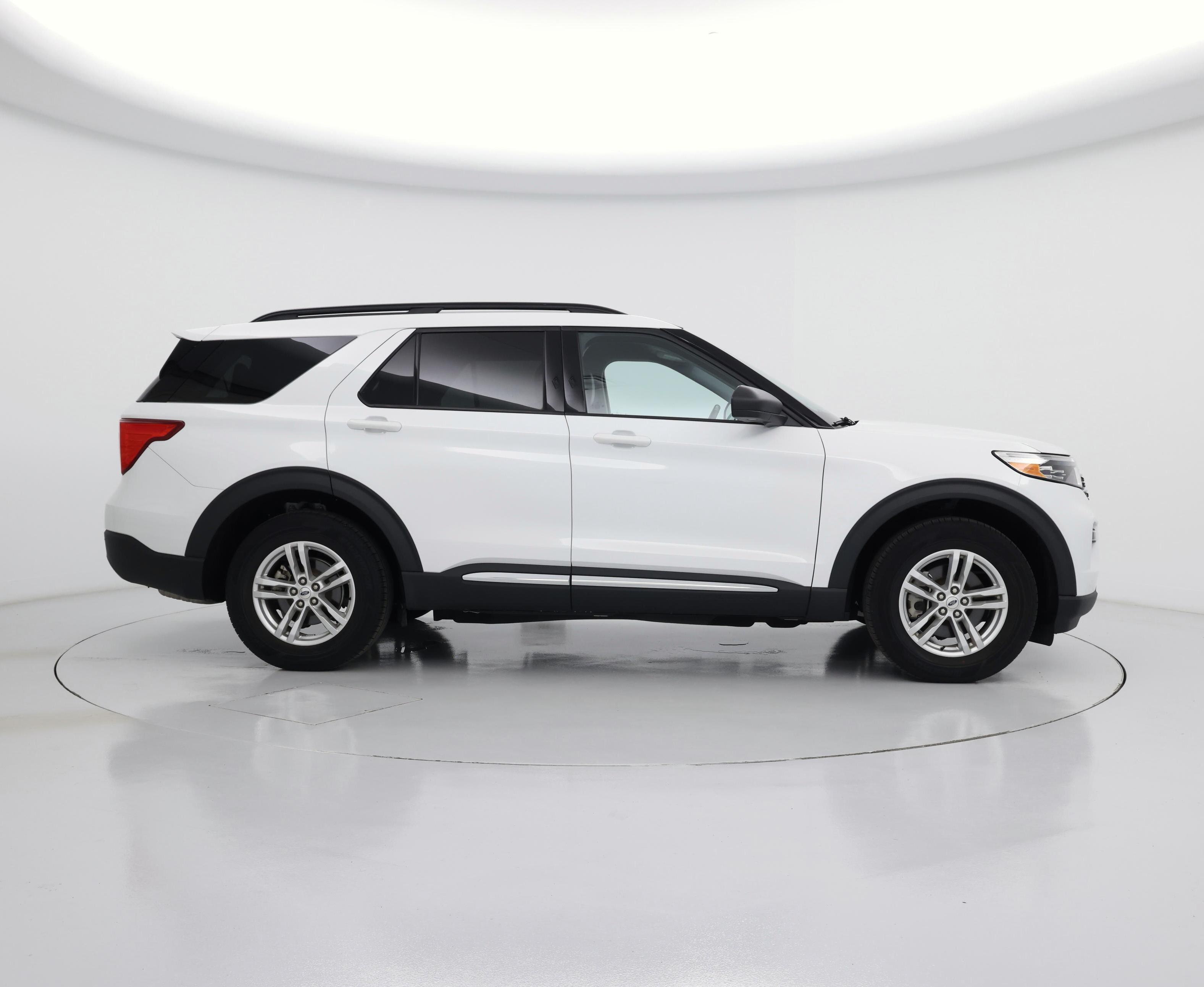 Thumbnail: 2022 Ford Explorer - 7