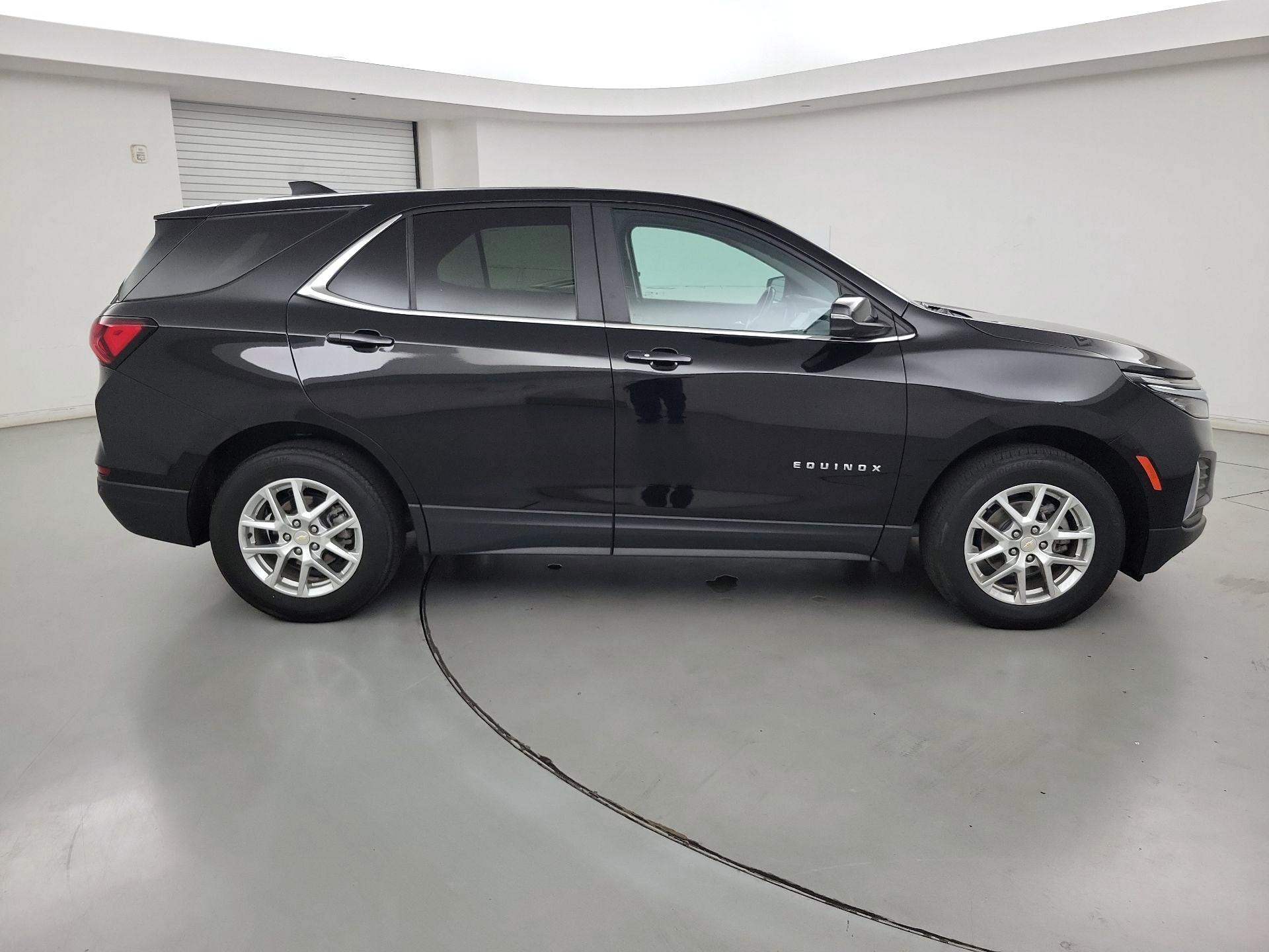 Thumbnail: 2022 Chevrolet Equinox - 4