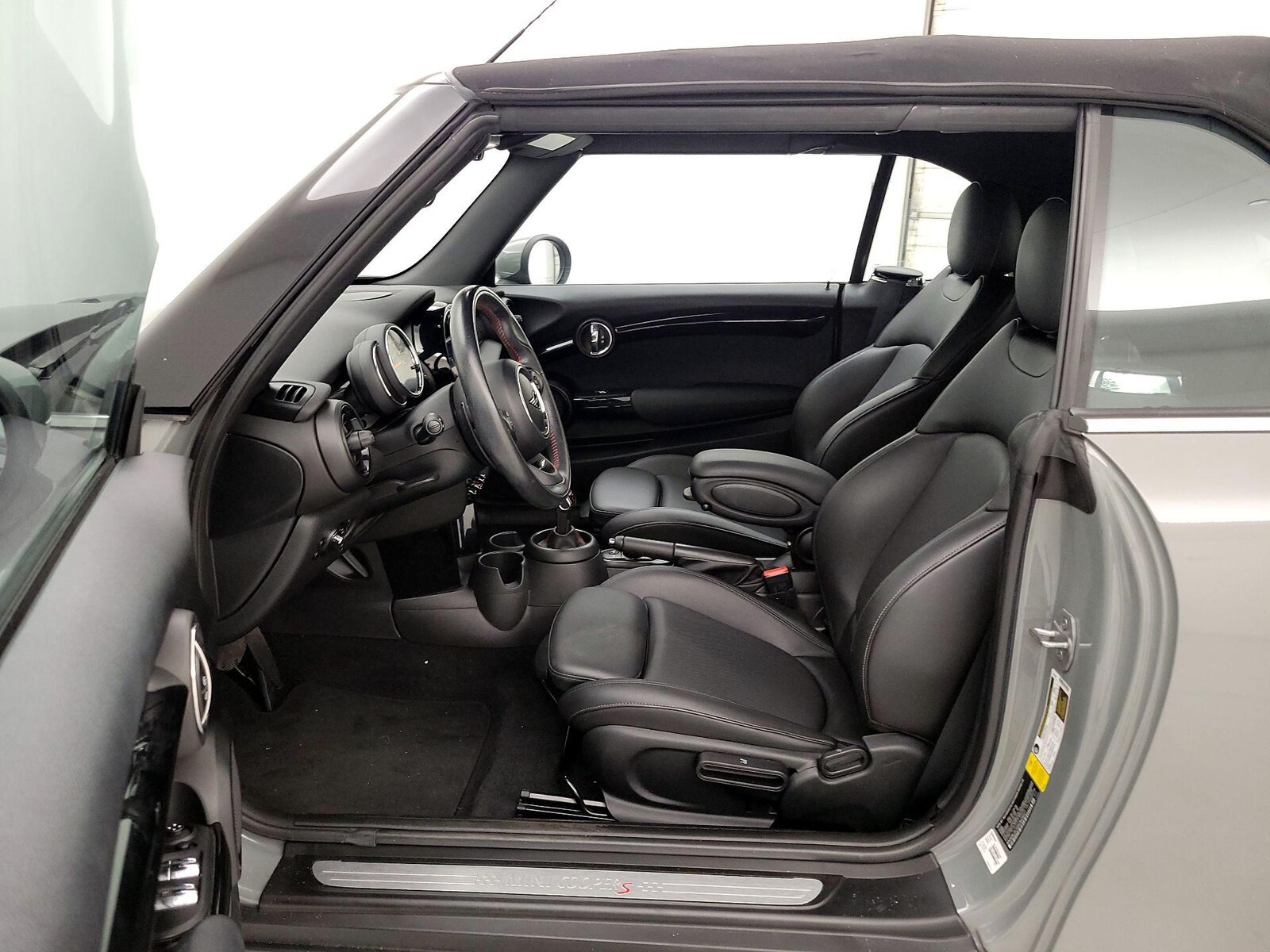 2021 MINI Convertible S - Photo 18