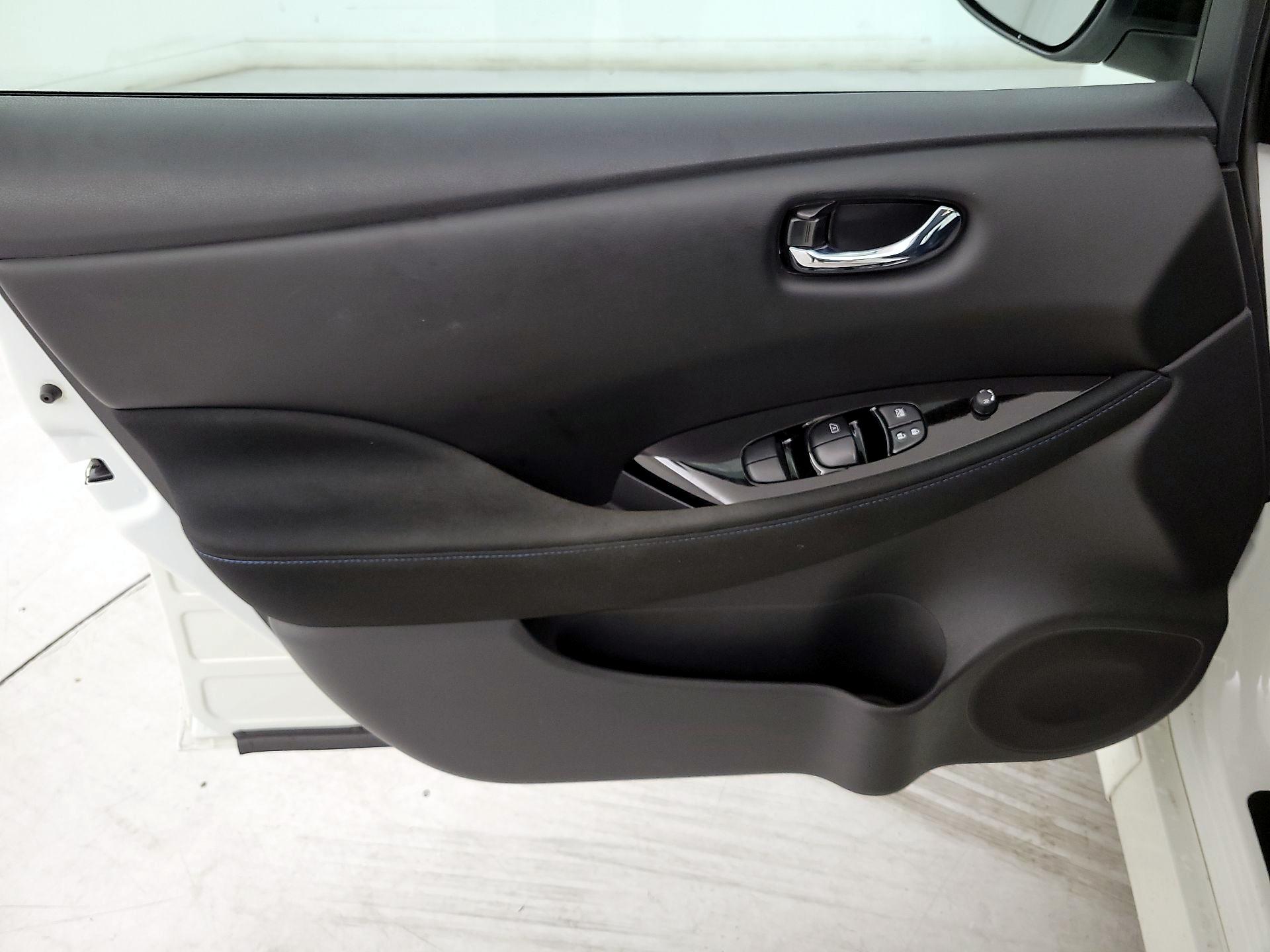 Thumbnail: 2023 Nissan Leaf - 12