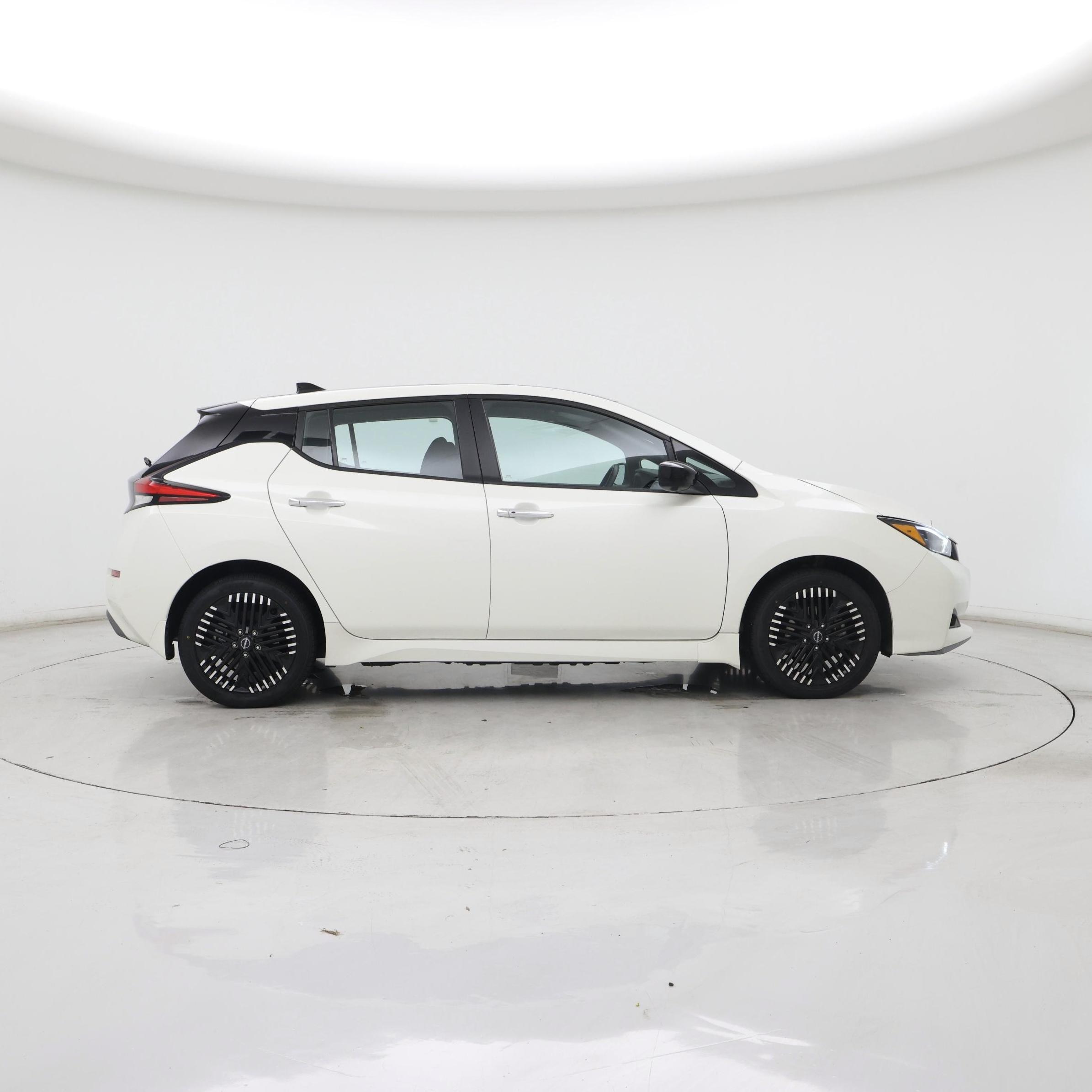 Thumbnail: 2023 Nissan Leaf - 7