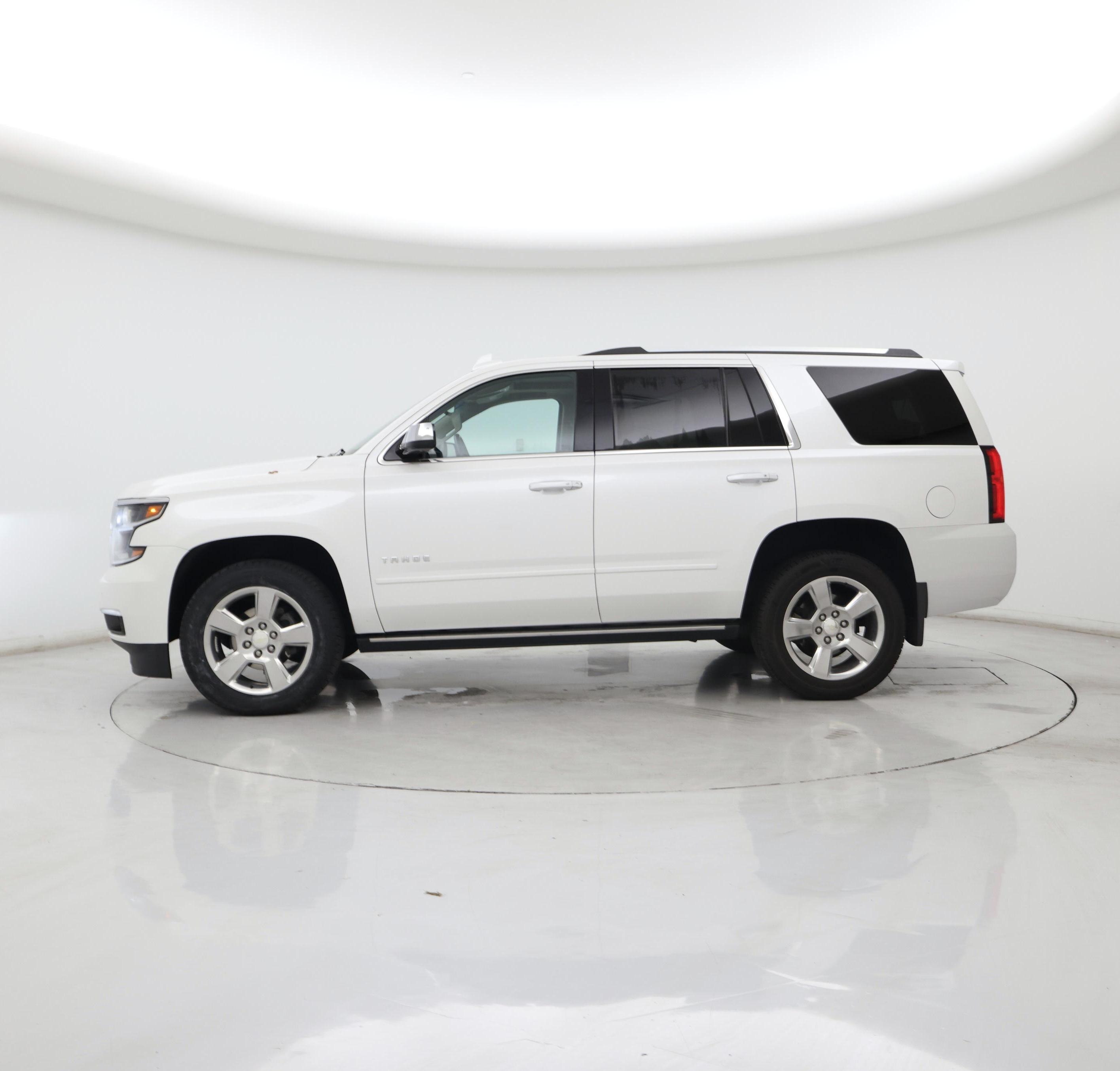 Thumbnail: 2019 Chevrolet Tahoe - 3