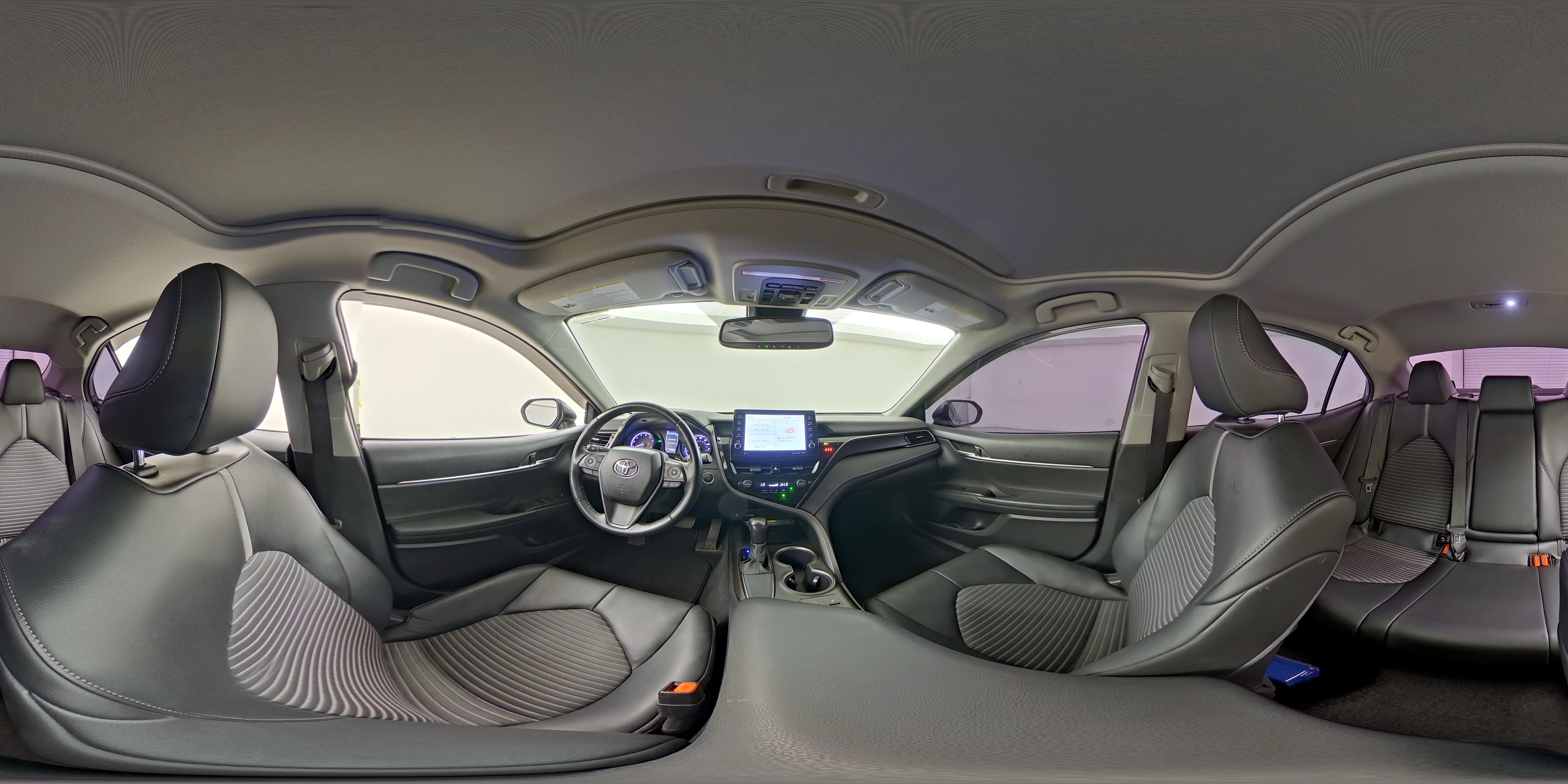 2021 Toyota Camry SE - Photo 24