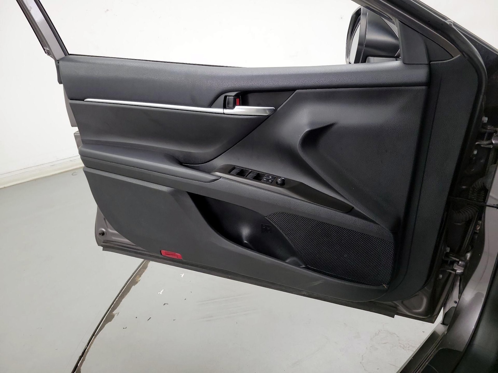2021 Toyota Camry SE - Photo 11