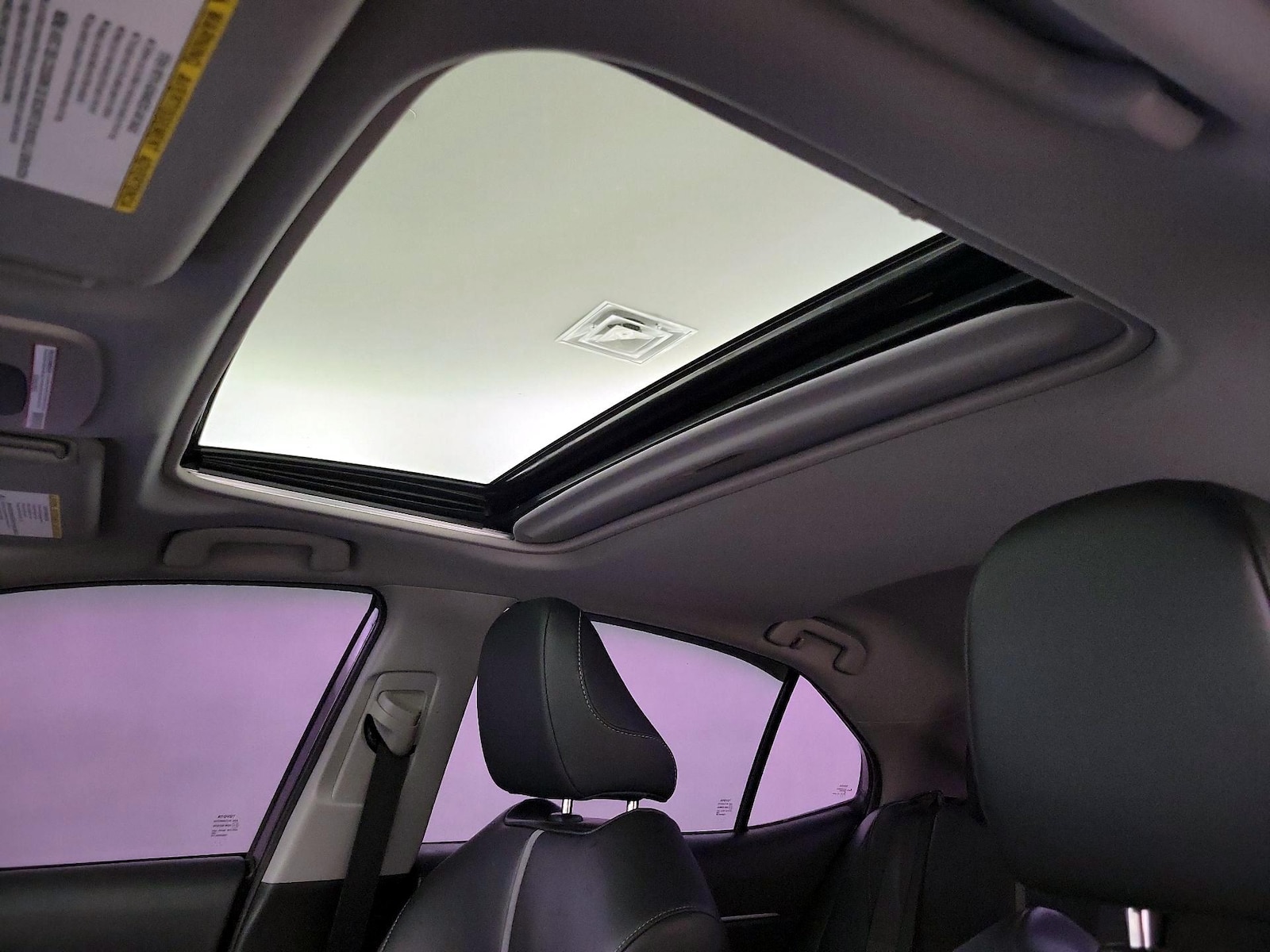 2021 Toyota Camry SE - Photo 19