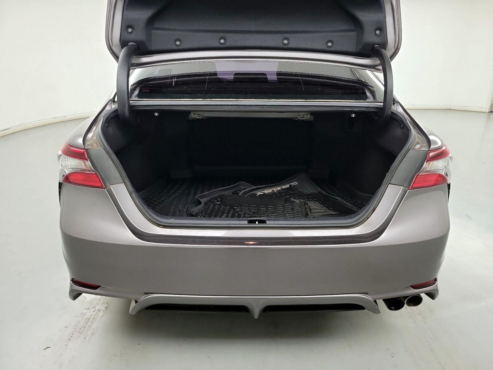 2021 Toyota Camry SE - Photo 21