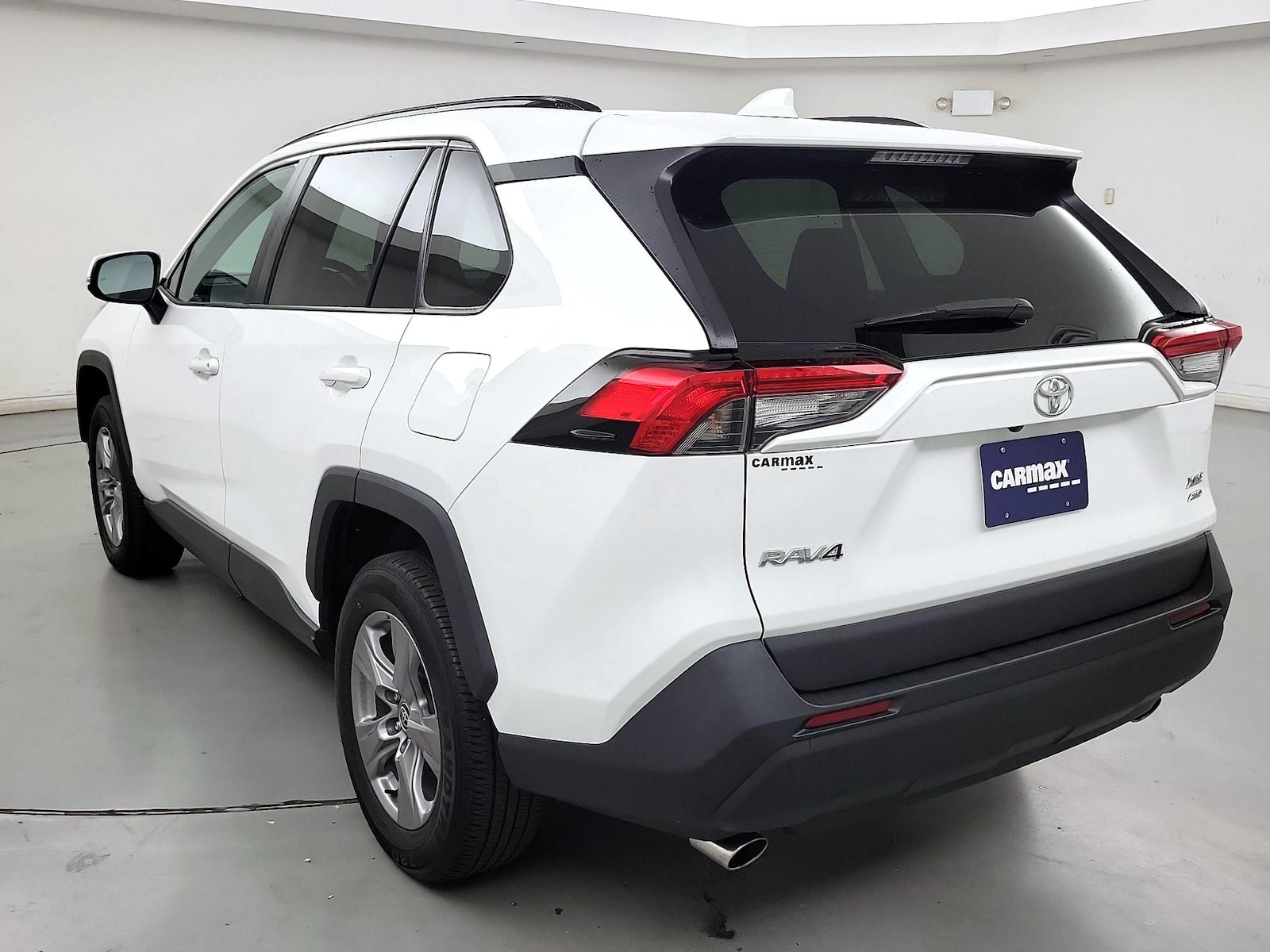 2023 Toyota RAV4 XLE - Photo 7