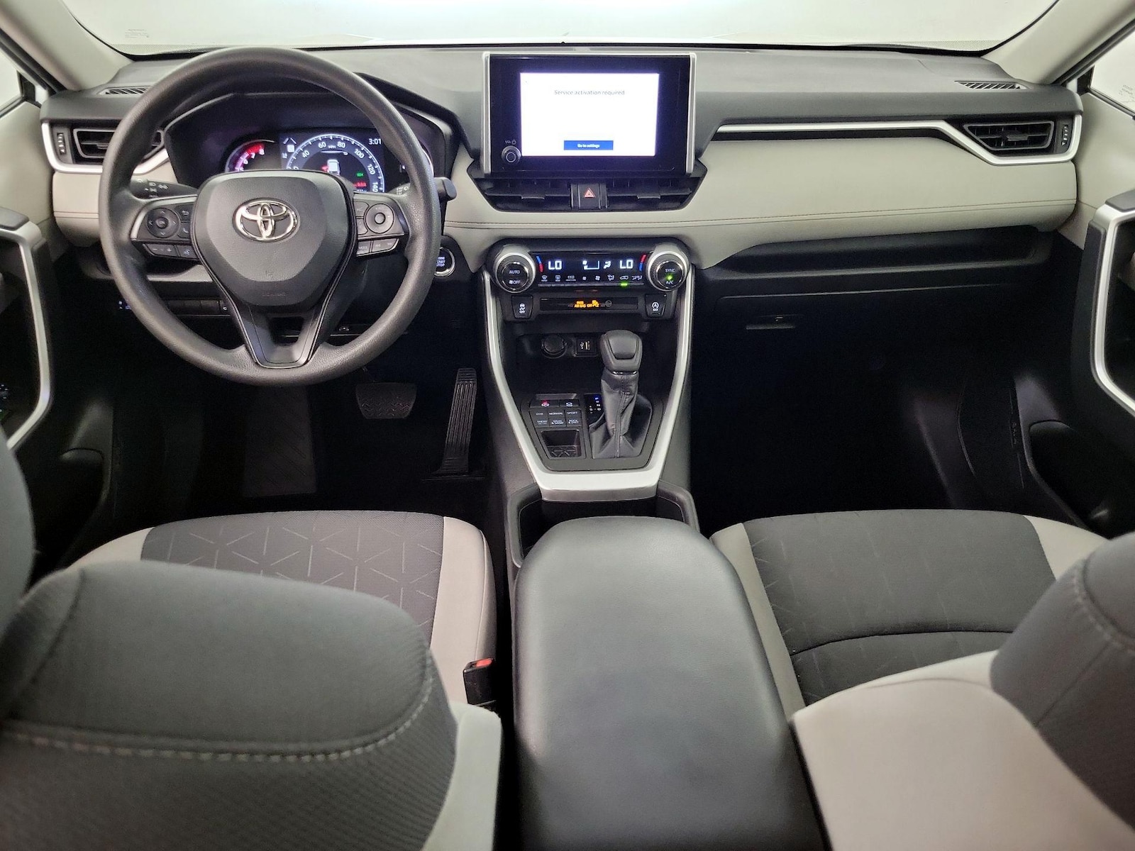 2023 Toyota RAV4 XLE - Photo 8