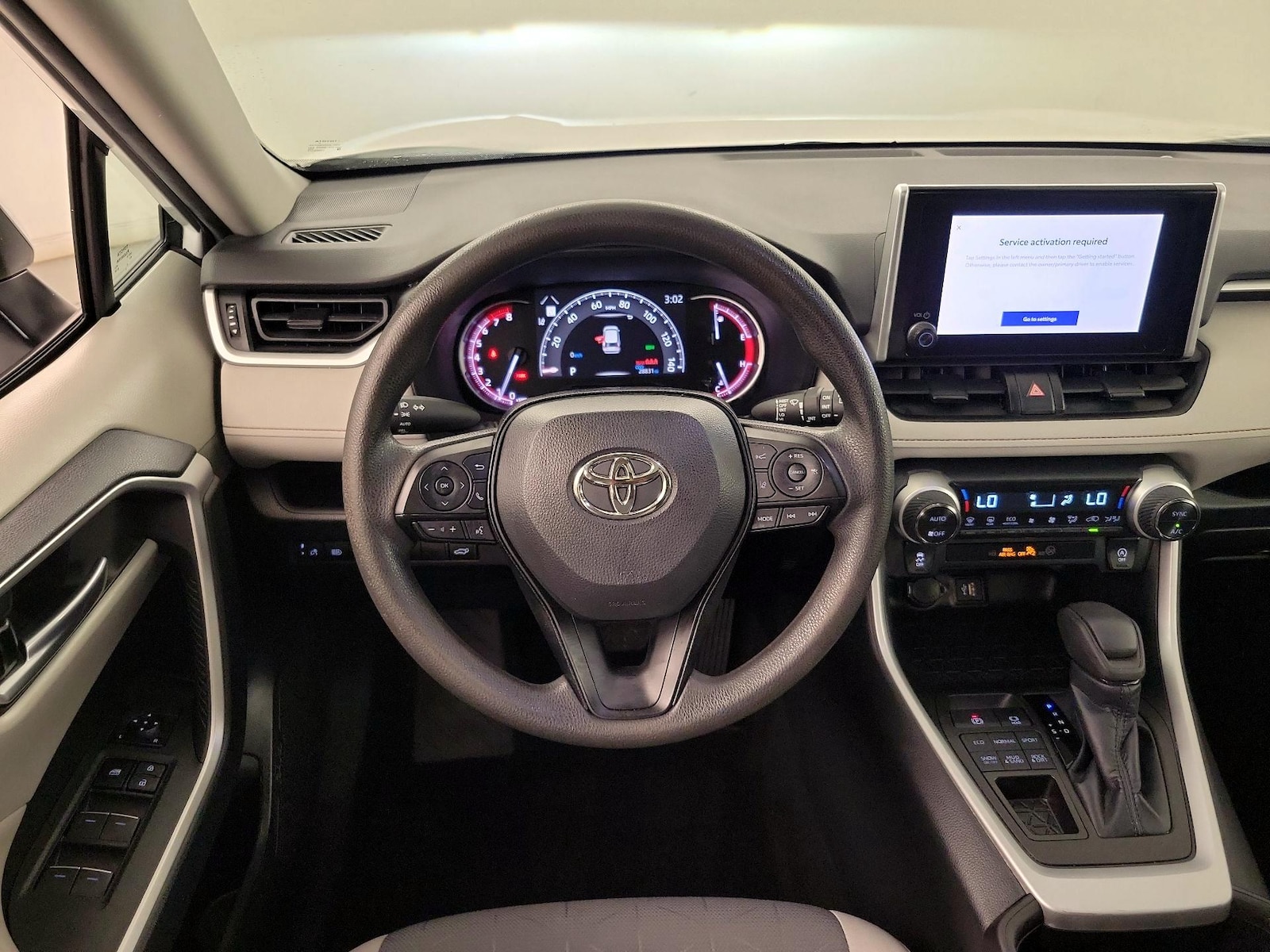 2023 Toyota RAV4 XLE - Photo 9