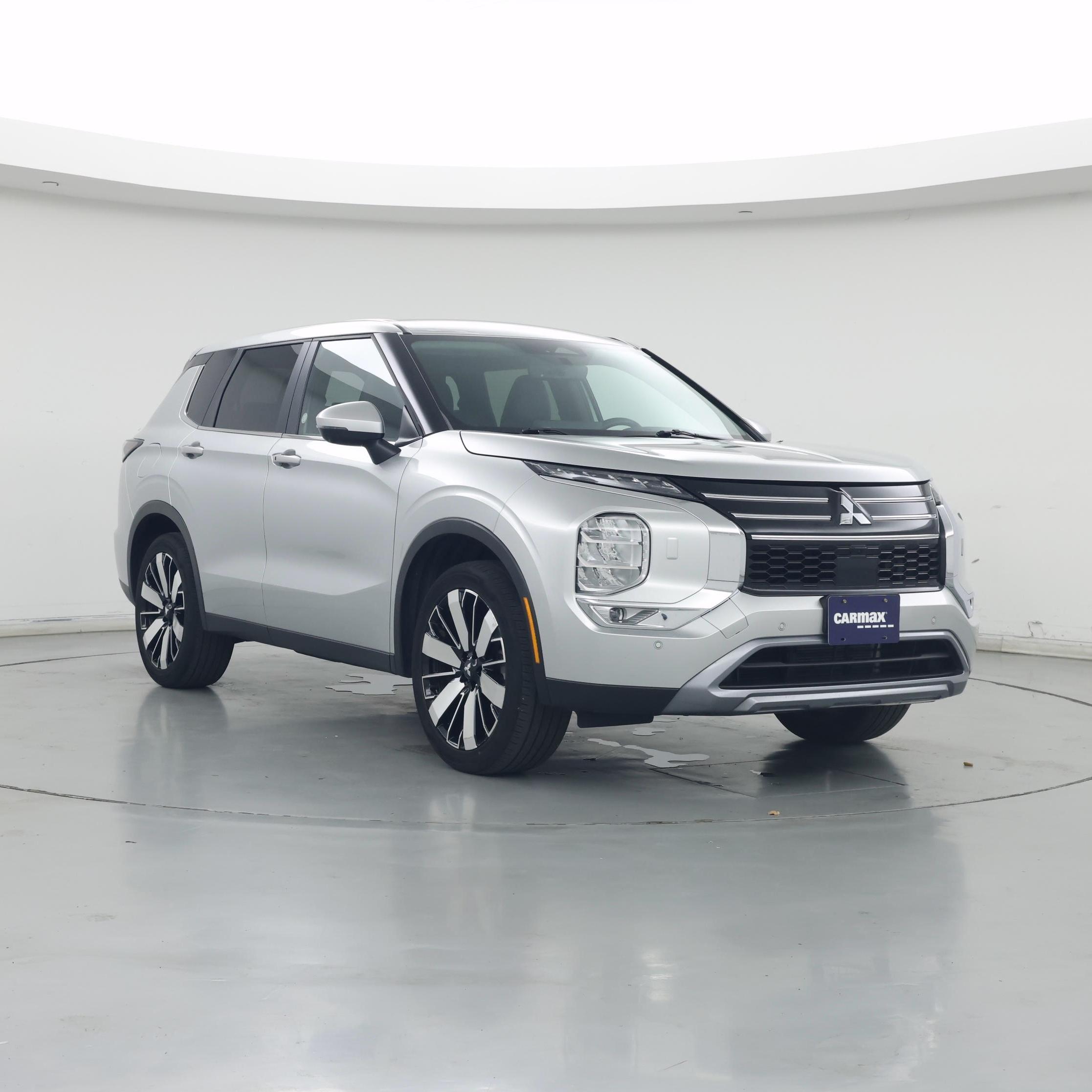 Silver 2025 Mitsubishi Outlander SUV / Crossover Front-Wheel Drive Automatic