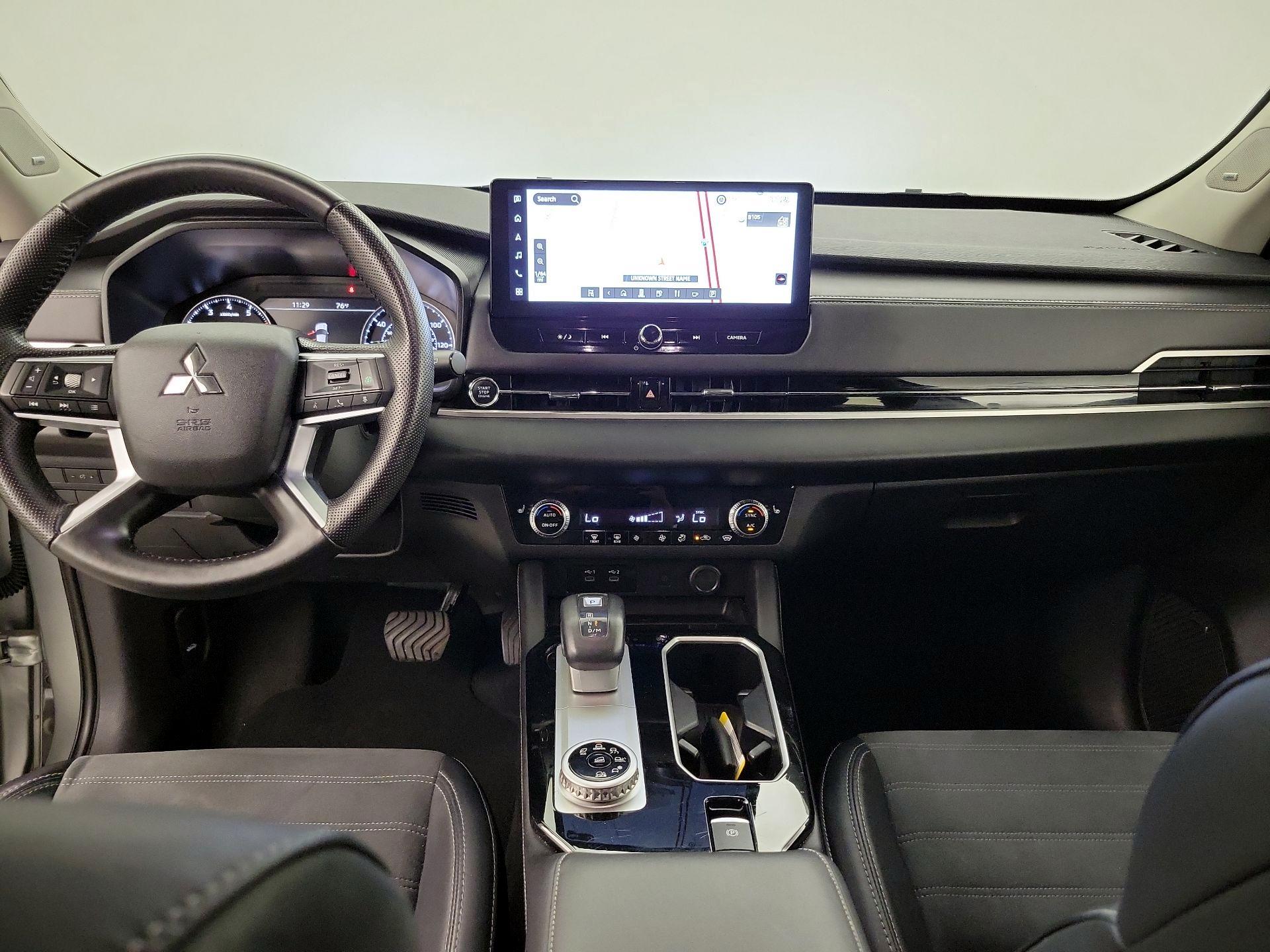 Thumbnail: 2025 Mitsubishi Outlander - 9
