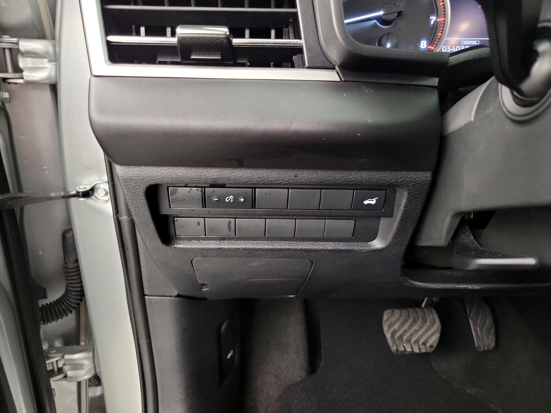 Thumbnail: 2025 Mitsubishi Outlander - 13