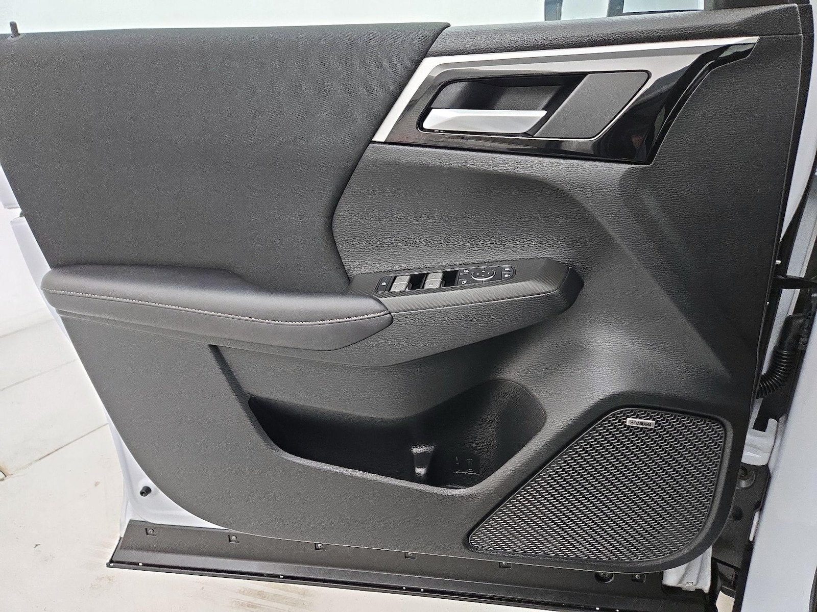 2025 Mitsubishi Outlander ES - Photo 11