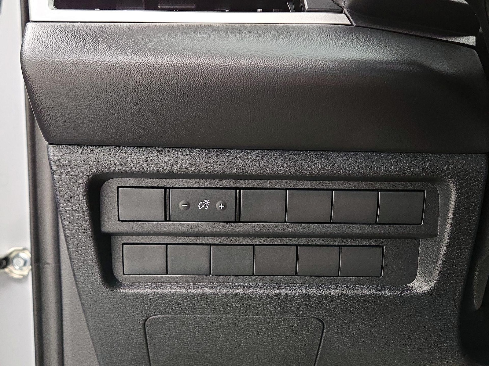 2025 Mitsubishi Outlander ES - Photo 12