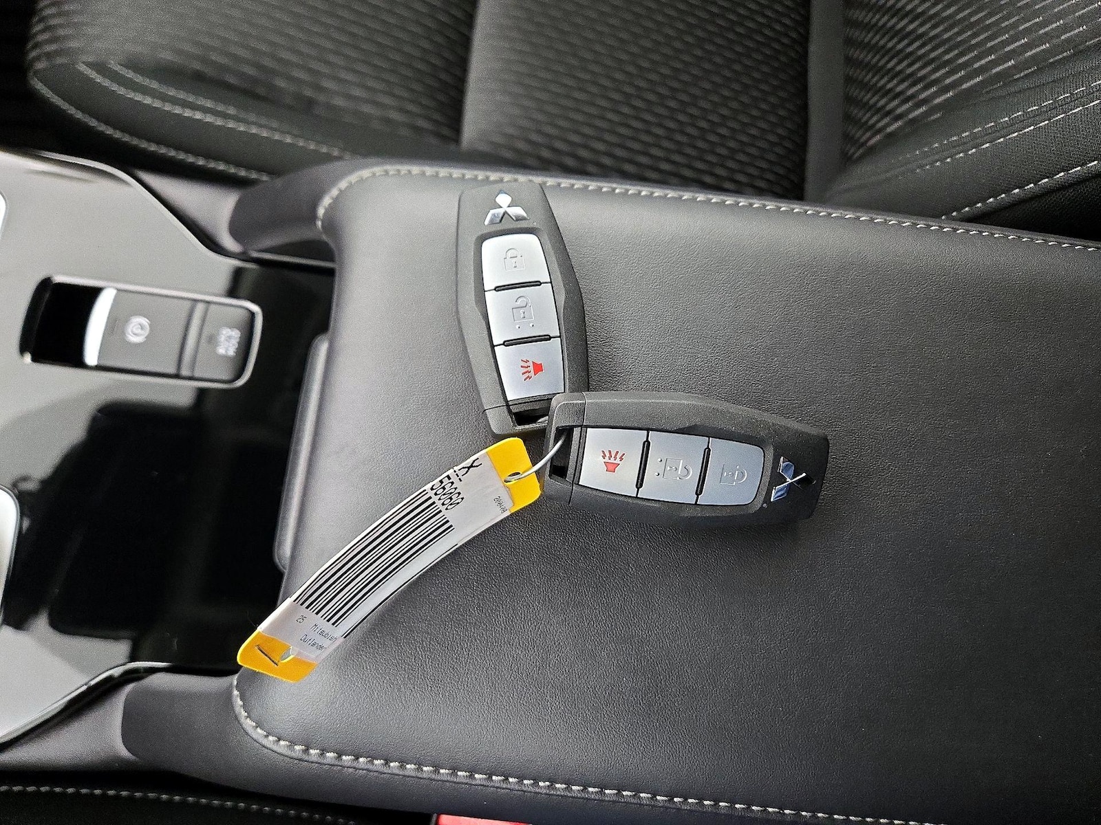 2025 Mitsubishi Outlander ES - Photo 24