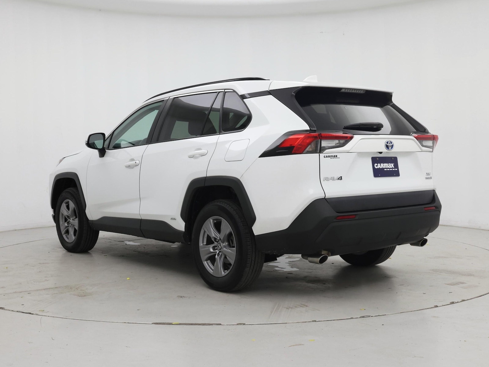 2022 Toyota RAV4 XLE - Photo 3