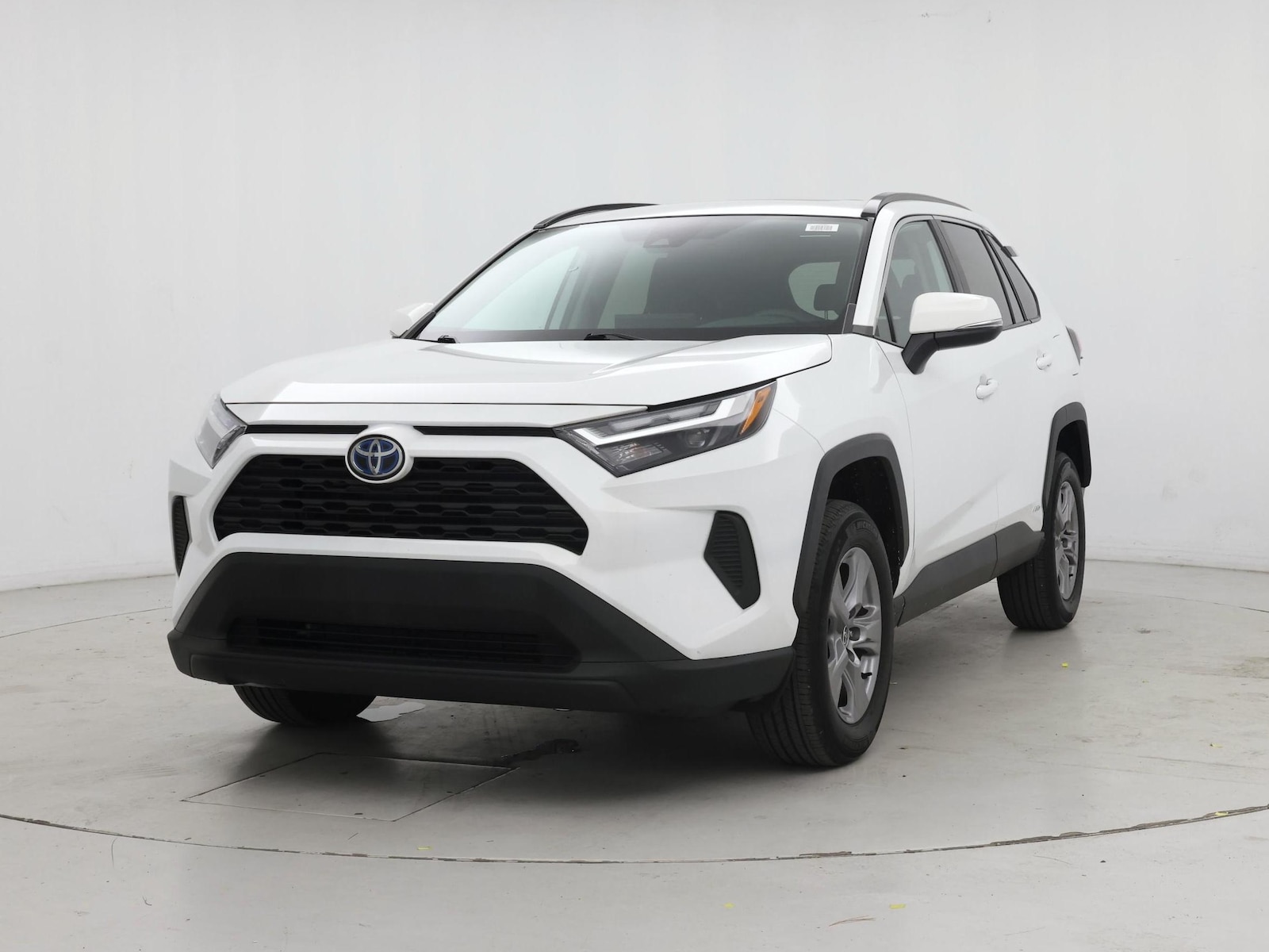 2022 Toyota RAV4 XLE - Photo 5